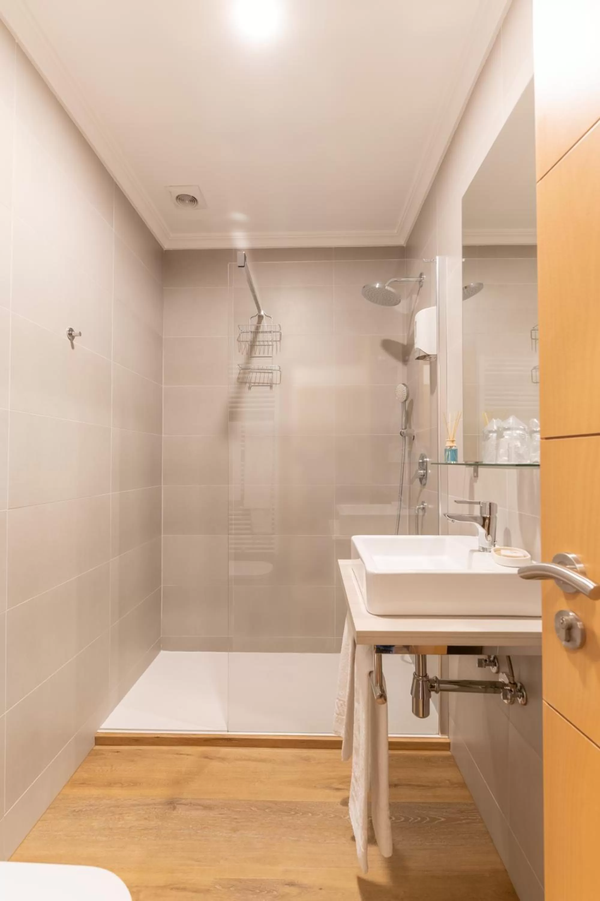 Shower in Hotel Berne