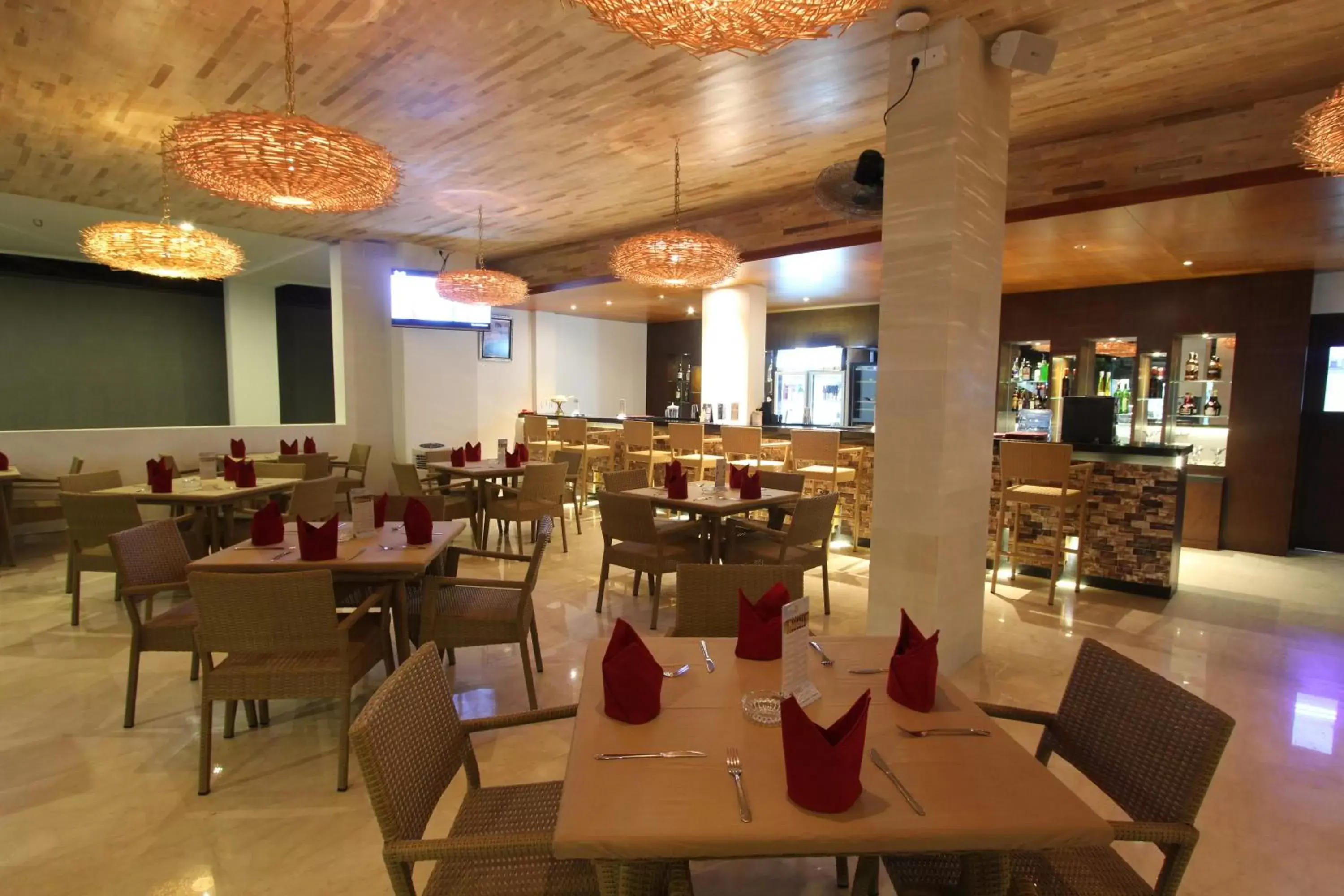 Restaurant/places to eat in Grand La Walon Hotel Restaurant/places to eat in Grand La Walon Hotel