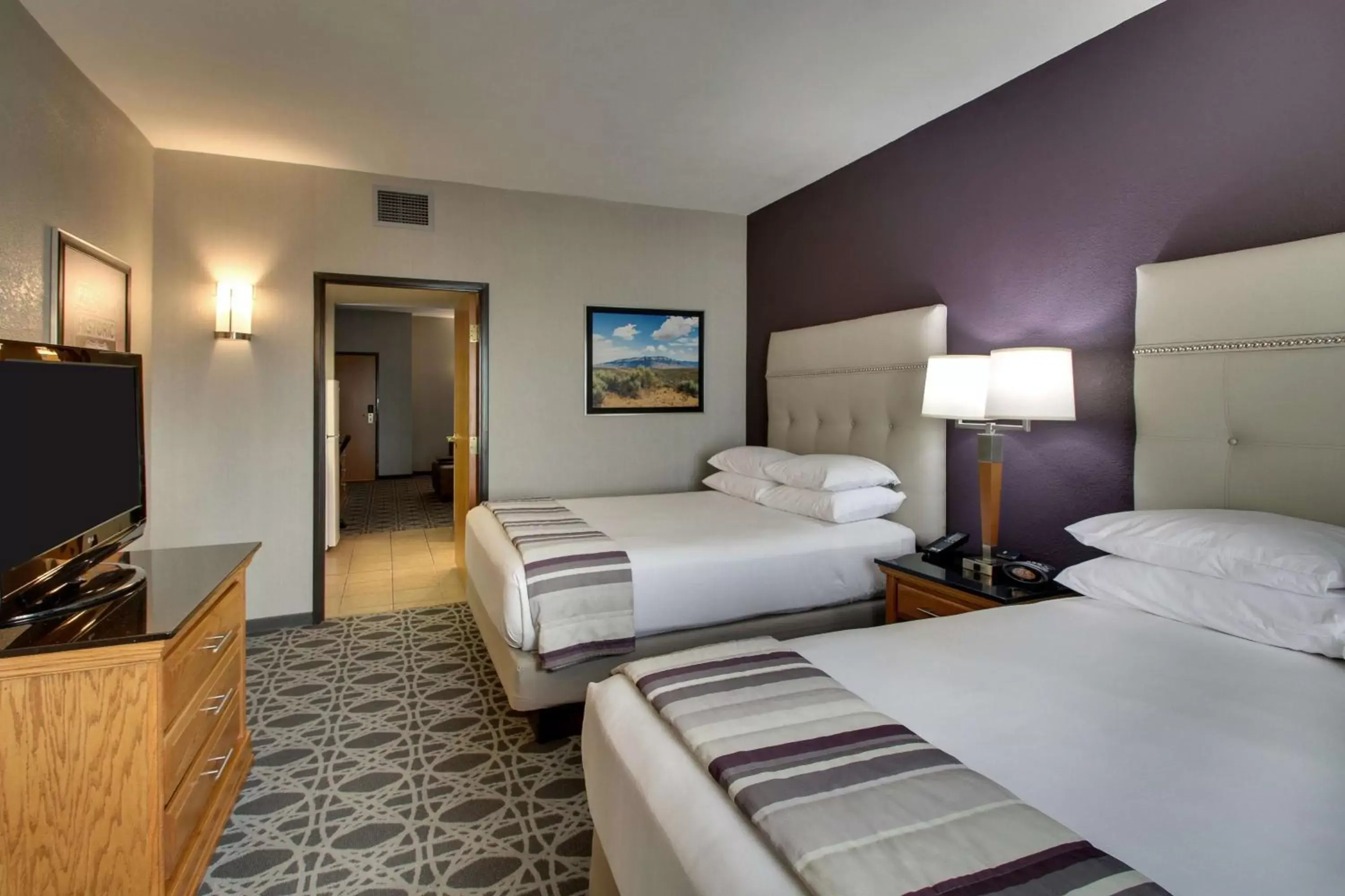 Photo of the whole room, Bed in Drury Inn & Suites Albuquerque North