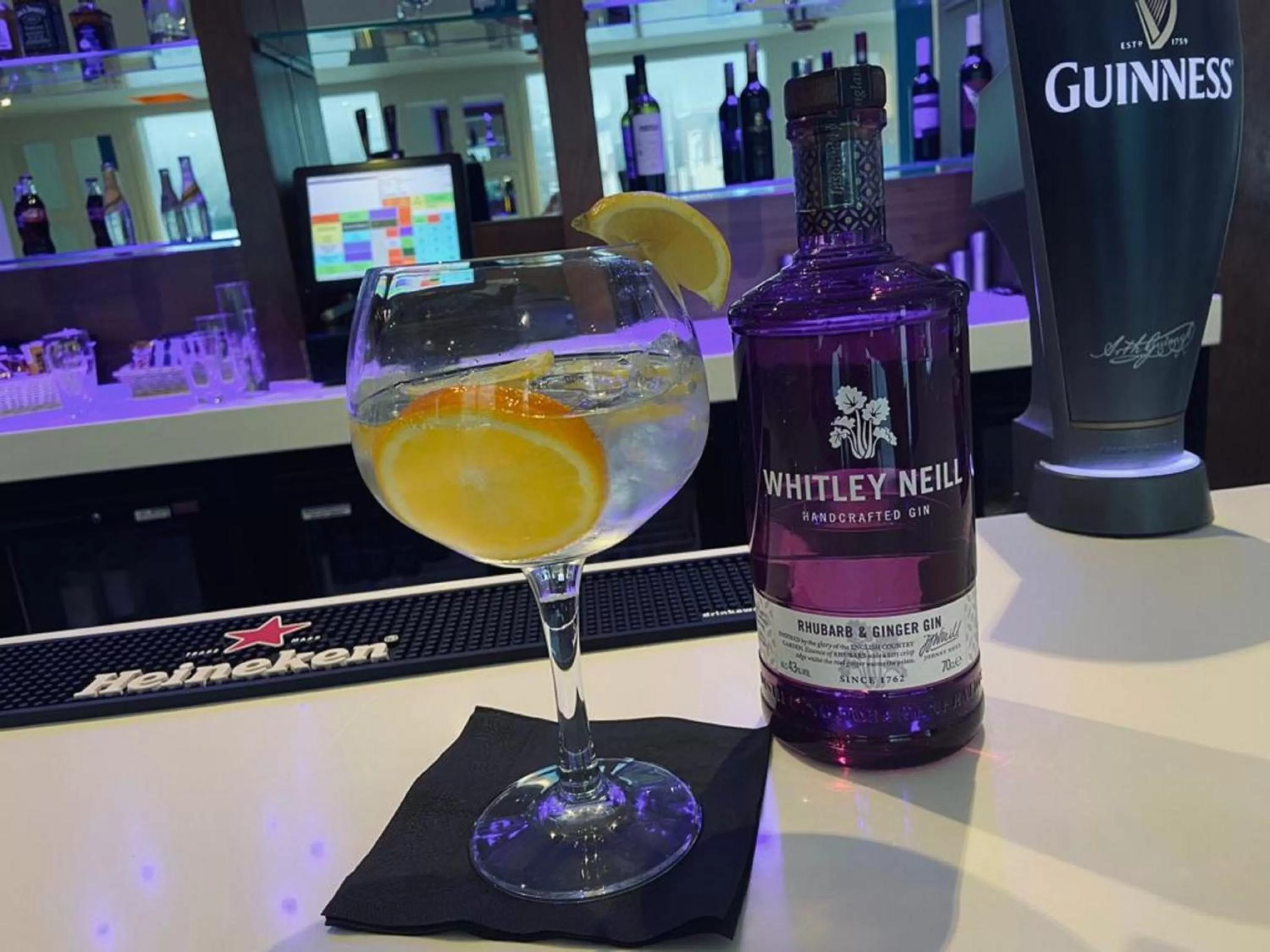 Restaurant/places to eat in Holiday Inn Express Wakefield by IHG