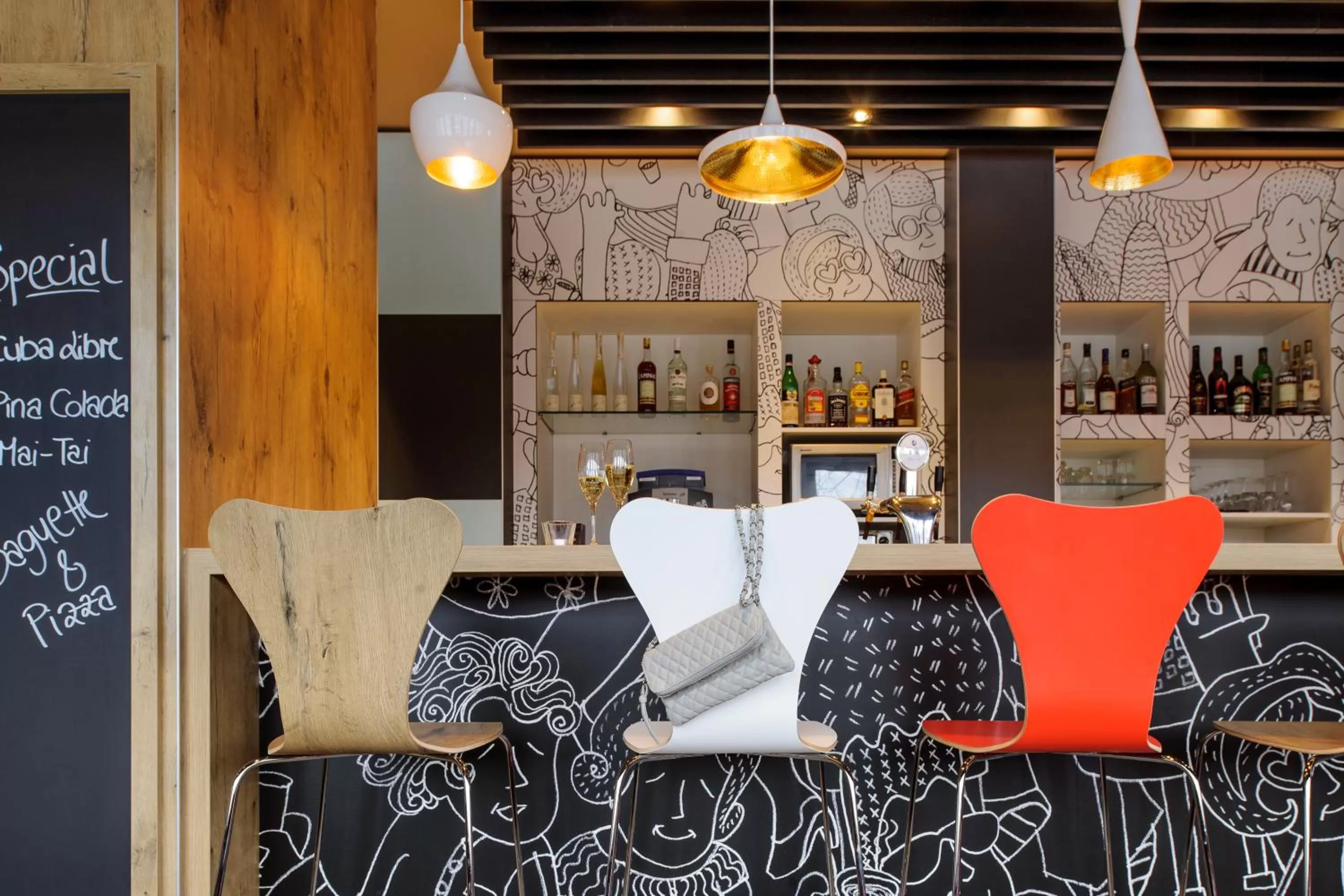 Lounge or bar in ibis Stuttgart Centrum