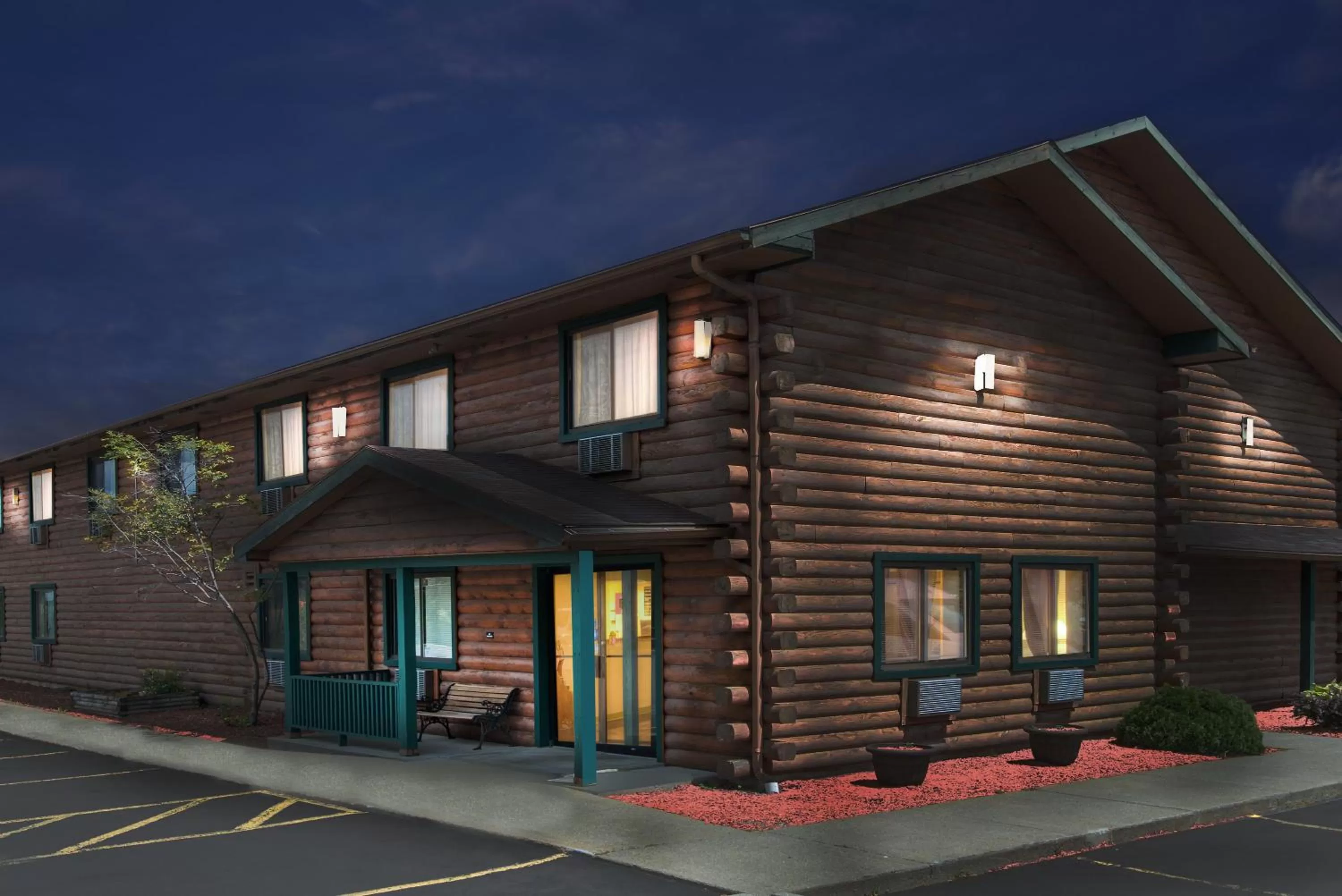 Facade/entrance in Super 8 by Wyndham Ticonderoga