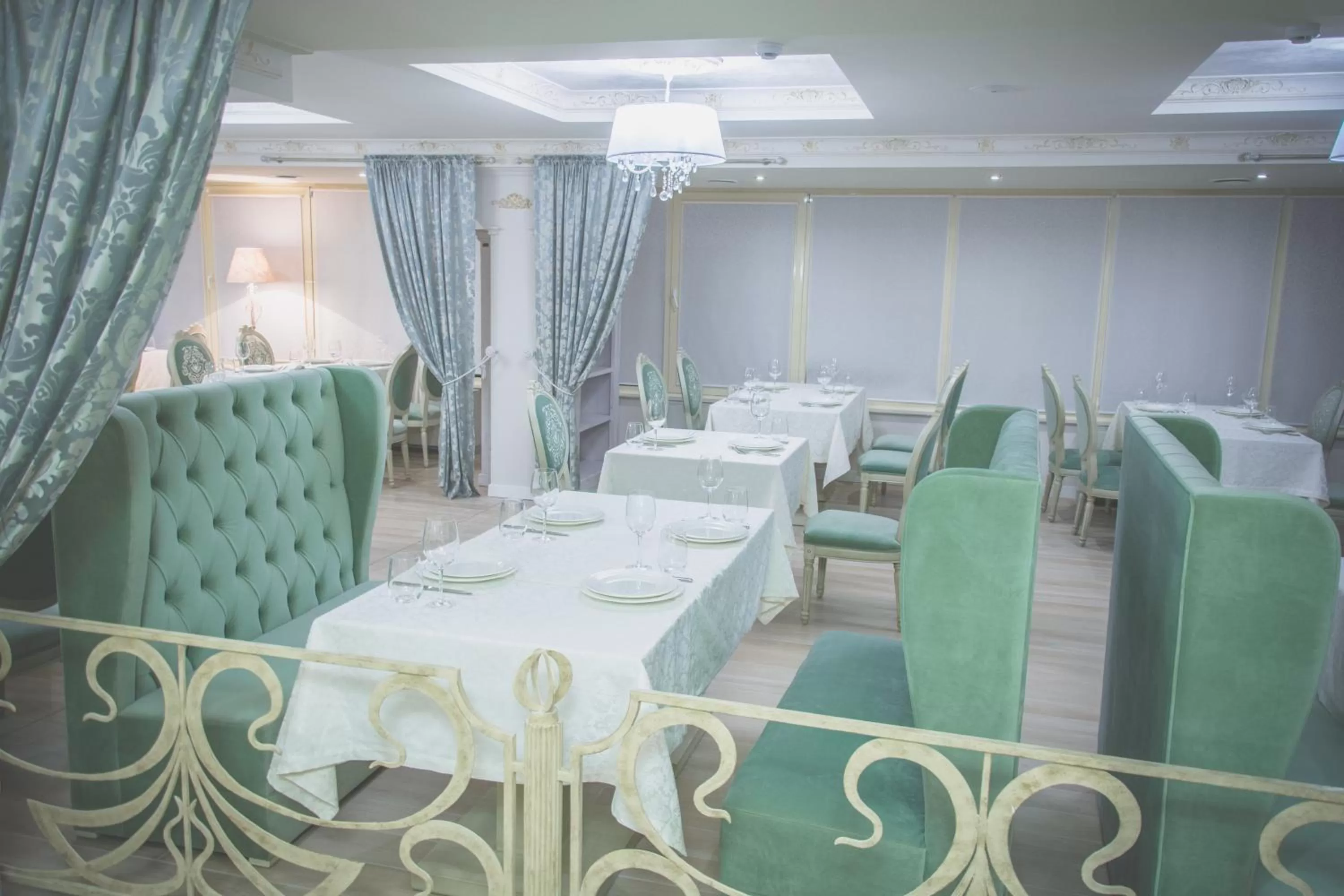 Restaurant/places to eat in Bristol Central Park Hotel