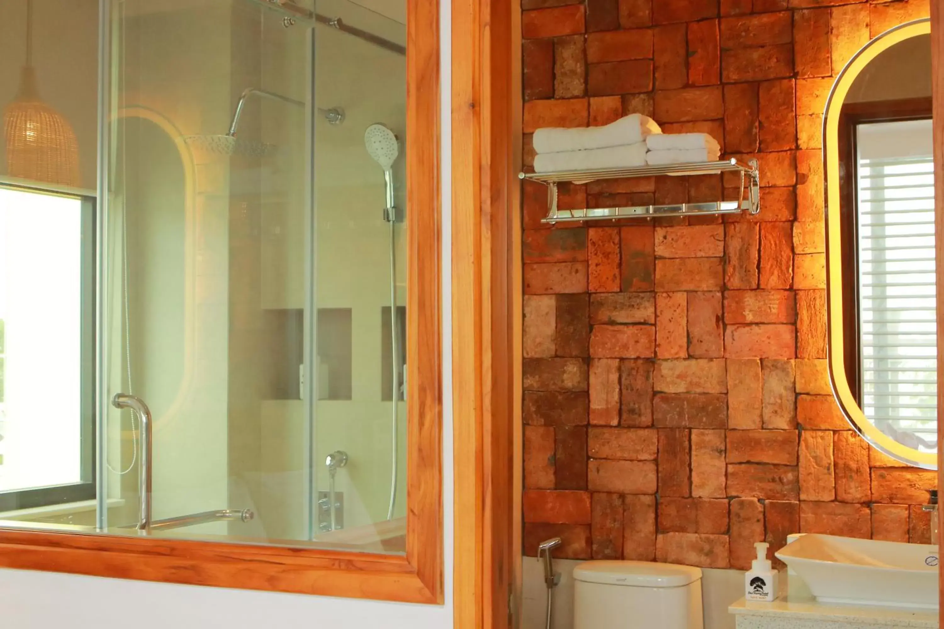 Shower, Bathroom in Duc Vuong Saigon Hotel - Bui Vien