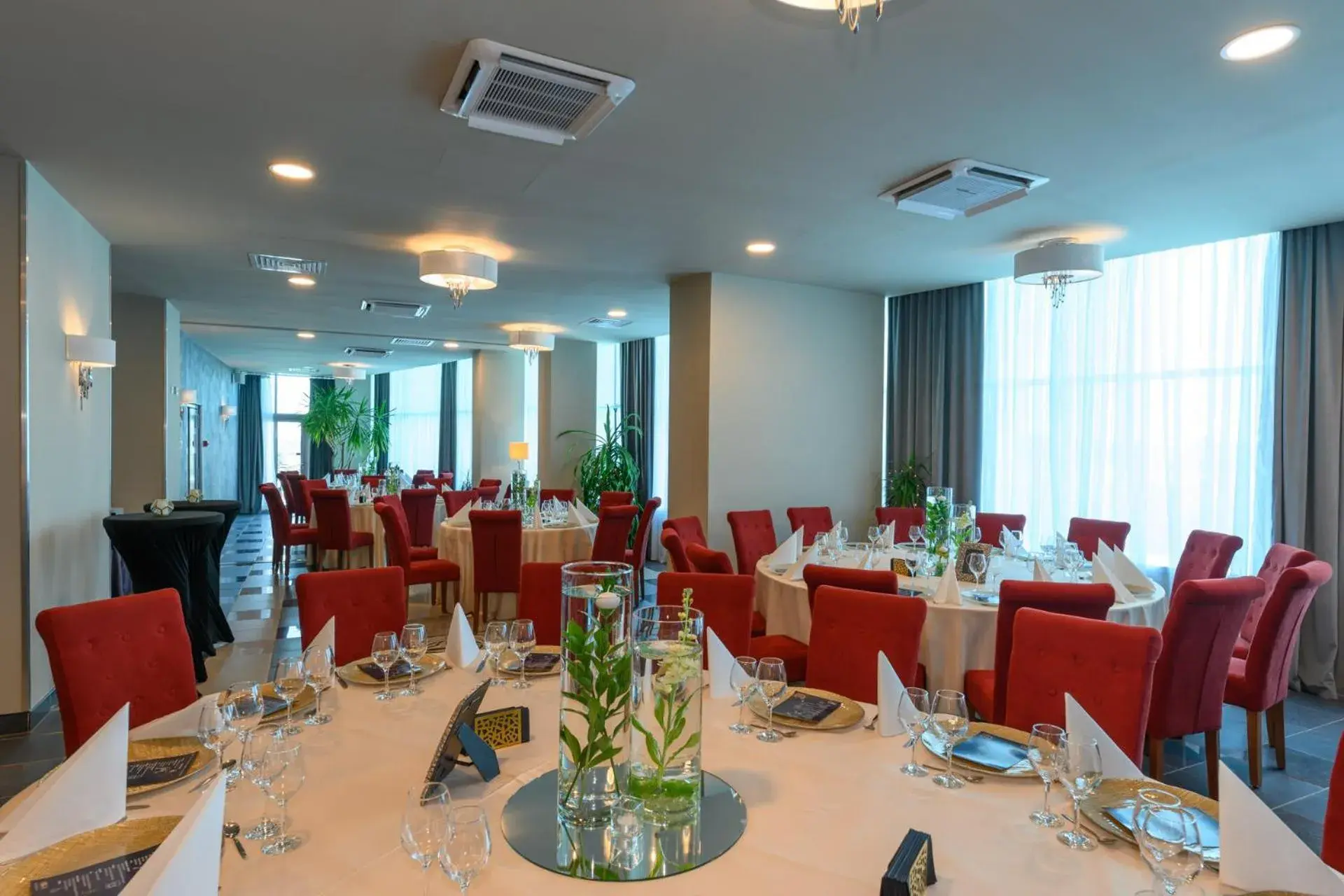 Meeting/conference room, Restaurant/Places to Eat in Vega Hotel