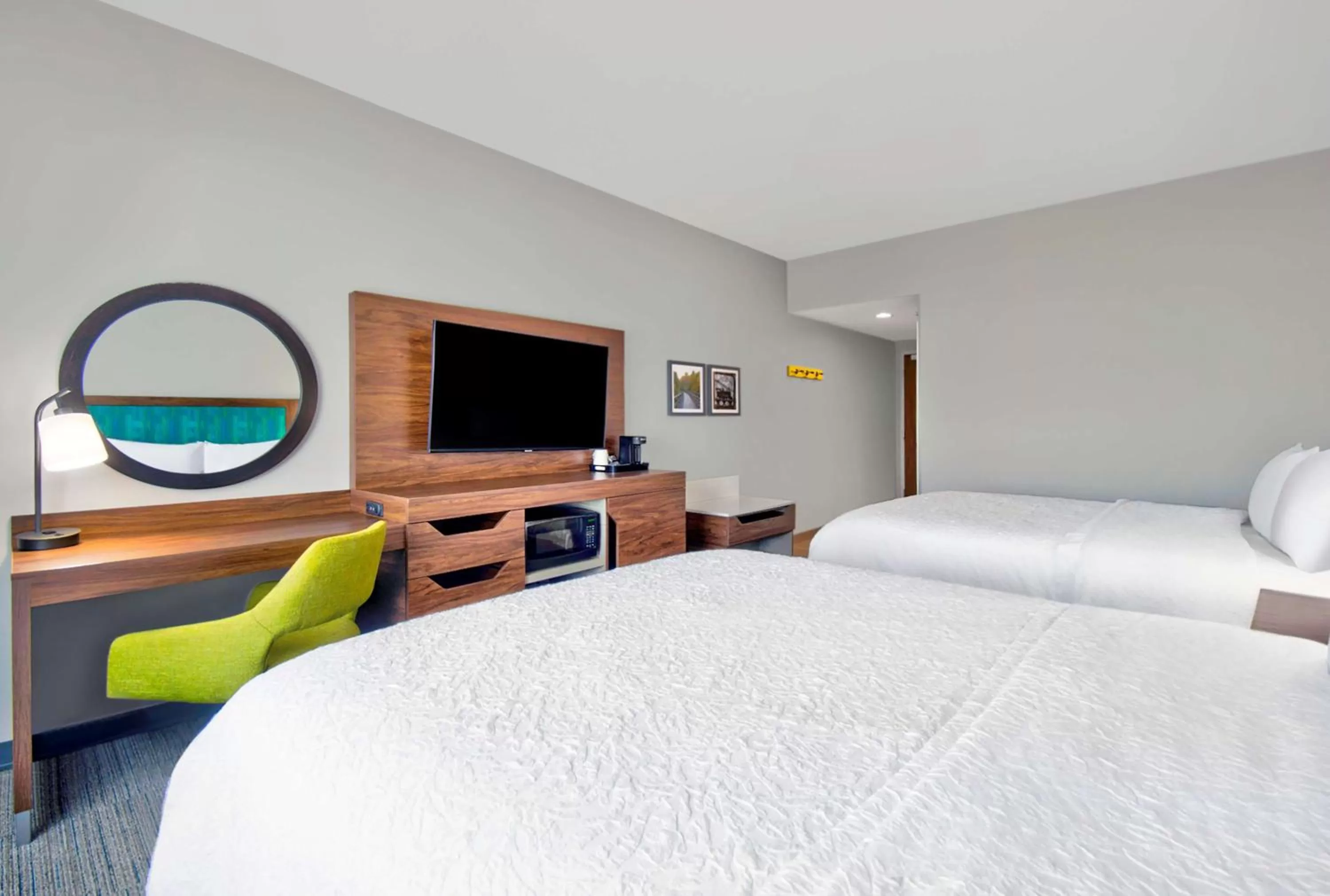 Queen Room with Two Queen Beds - Hearing Accessible/Non-Smoking in Hampton Inn Abingdon, Va