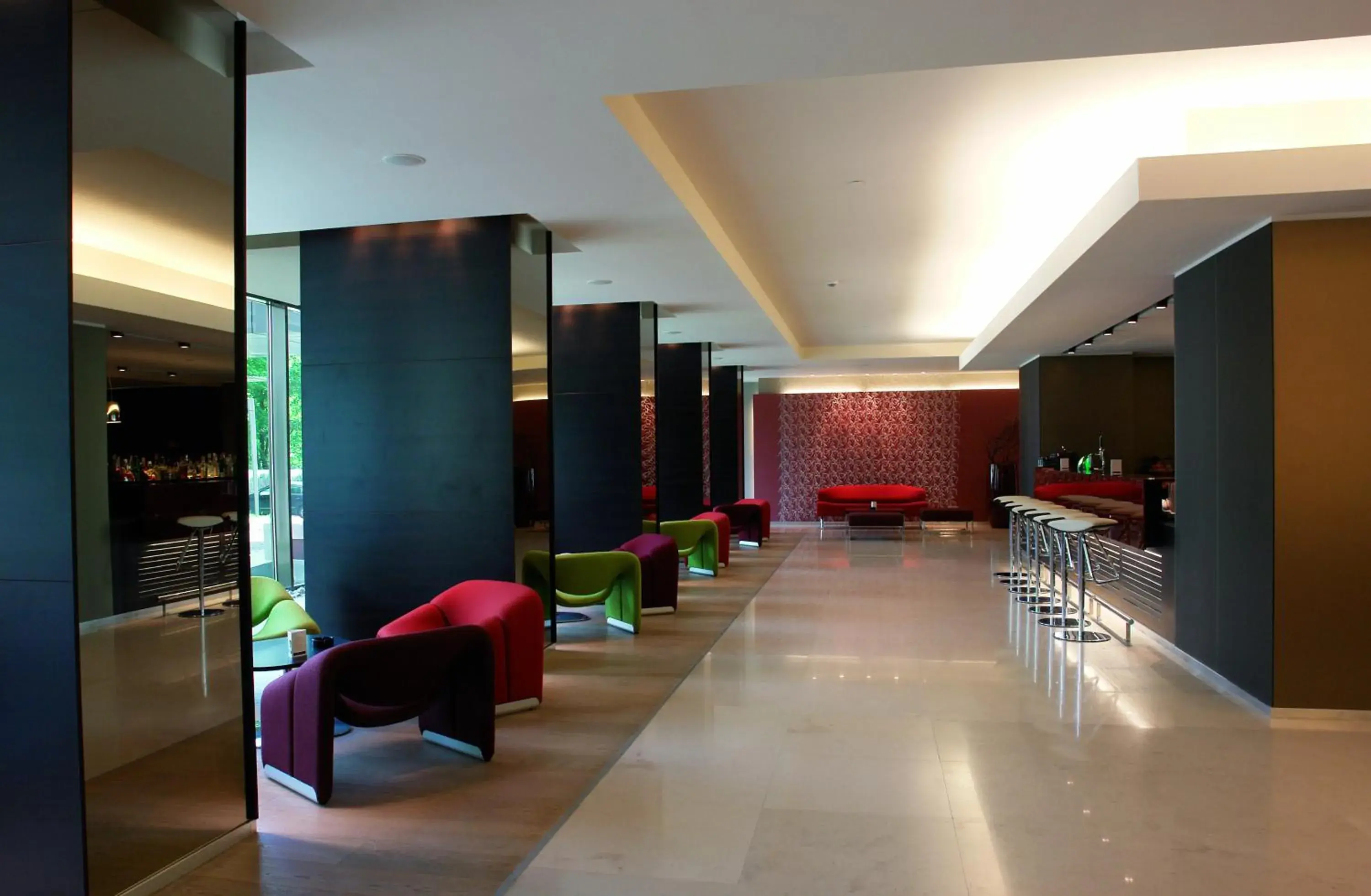 Lounge or bar, Lobby/Reception in Ramada Plaza by Wyndham Bucharest Convention Center