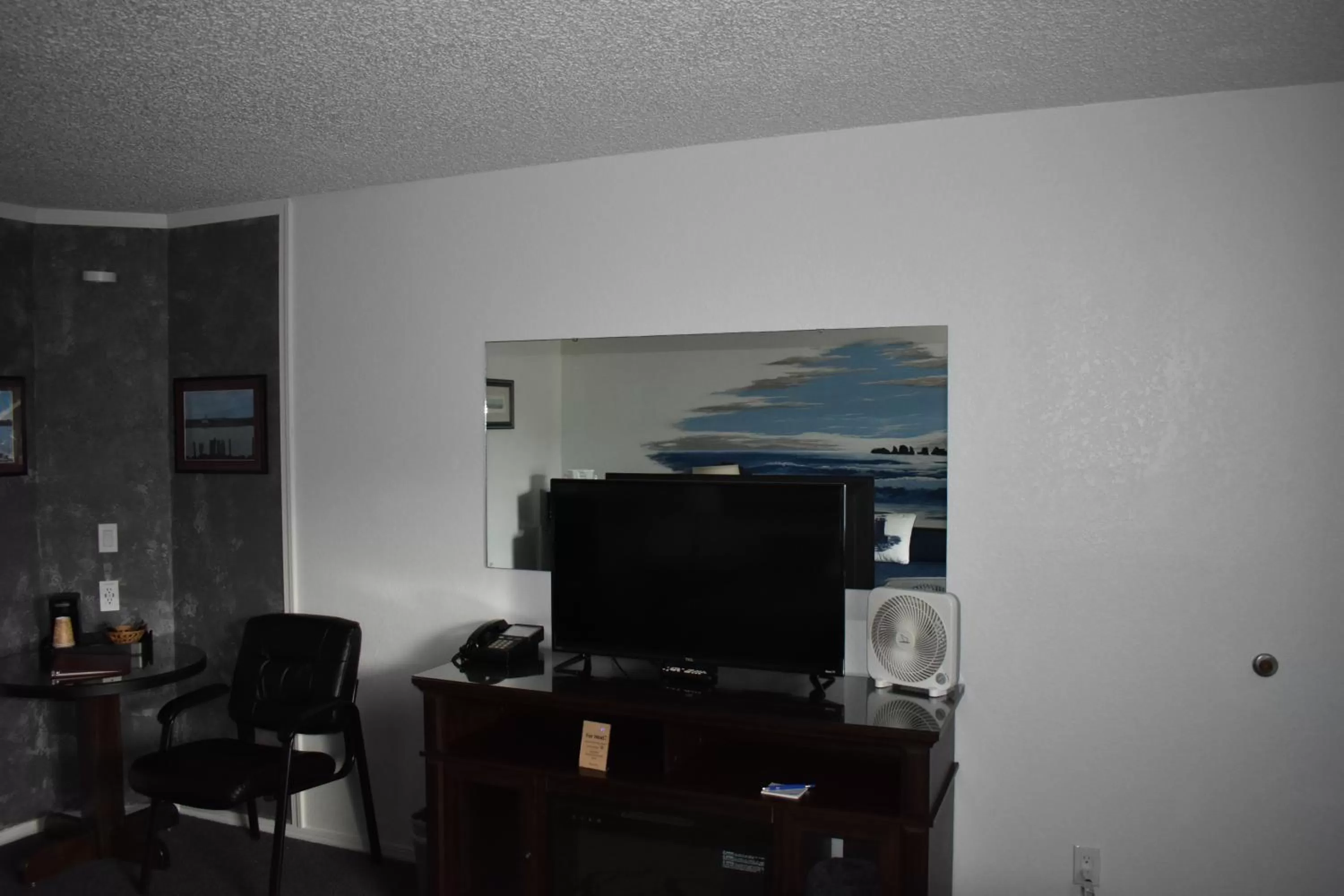 TV/Entertainment Center in Lighthouse Cove Inn