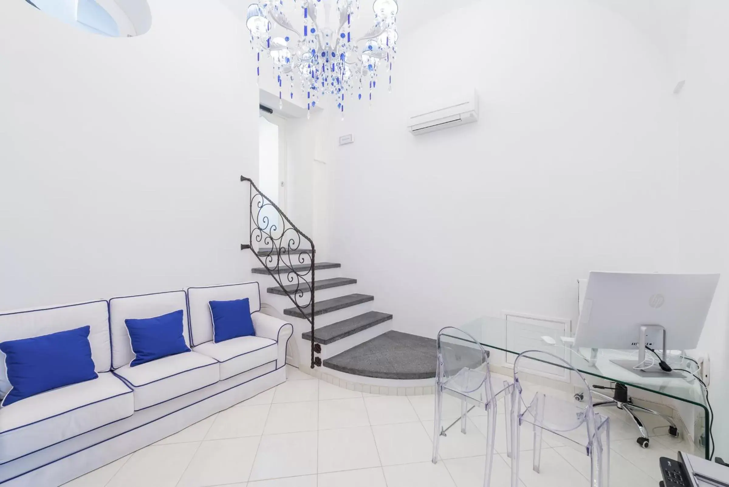 Communal lounge/ TV room, Seating Area in La Divina Amalfi Coast