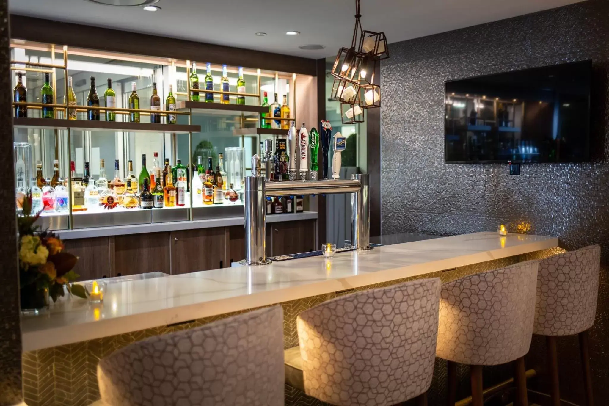 Lounge or bar, Lounge/Bar in Holiday Inn Toronto Downtown Centre, an IHG Hotel