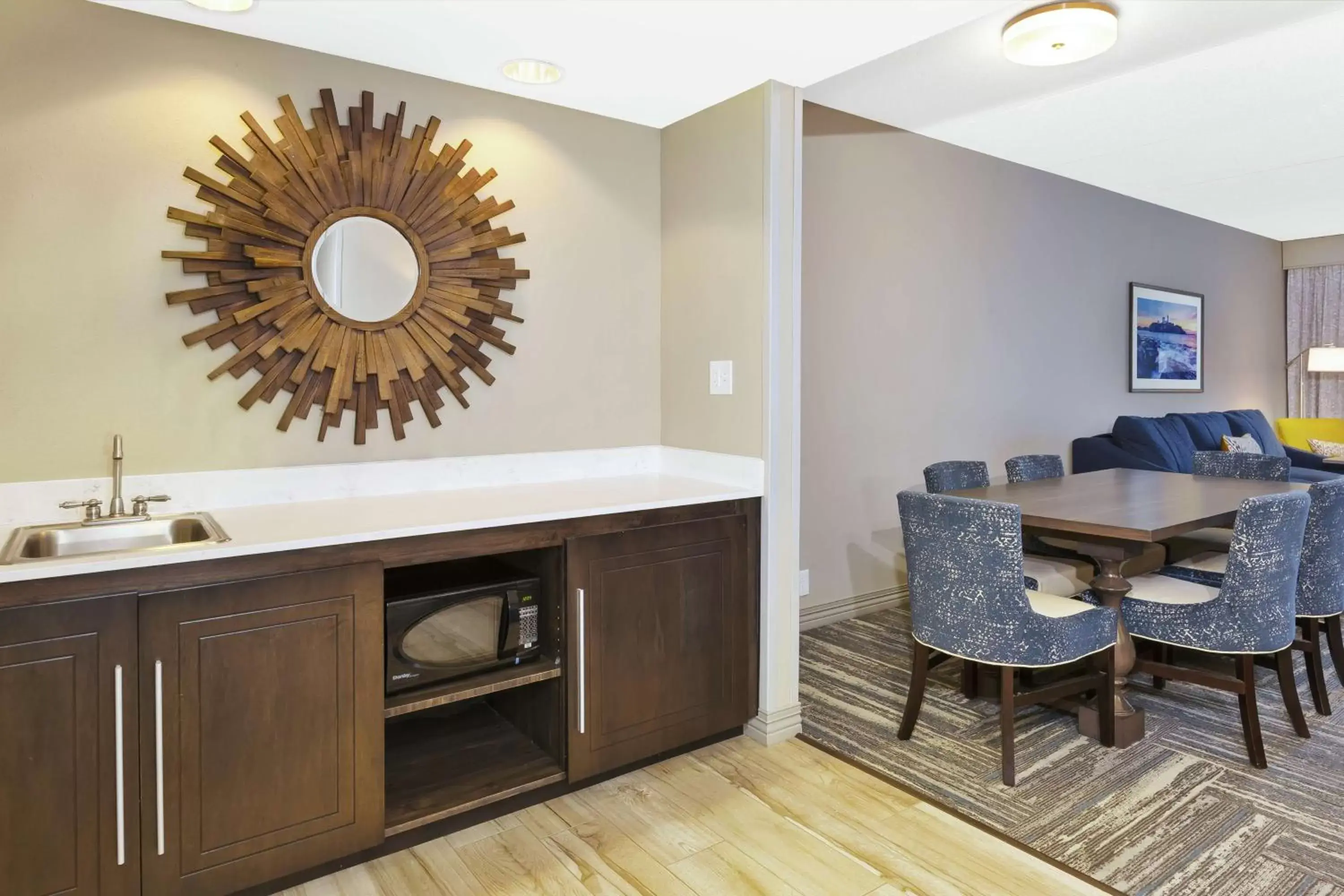 Living room, Kitchen/Kitchenette in Hampton Inn & Suites Wells-Ogunquit