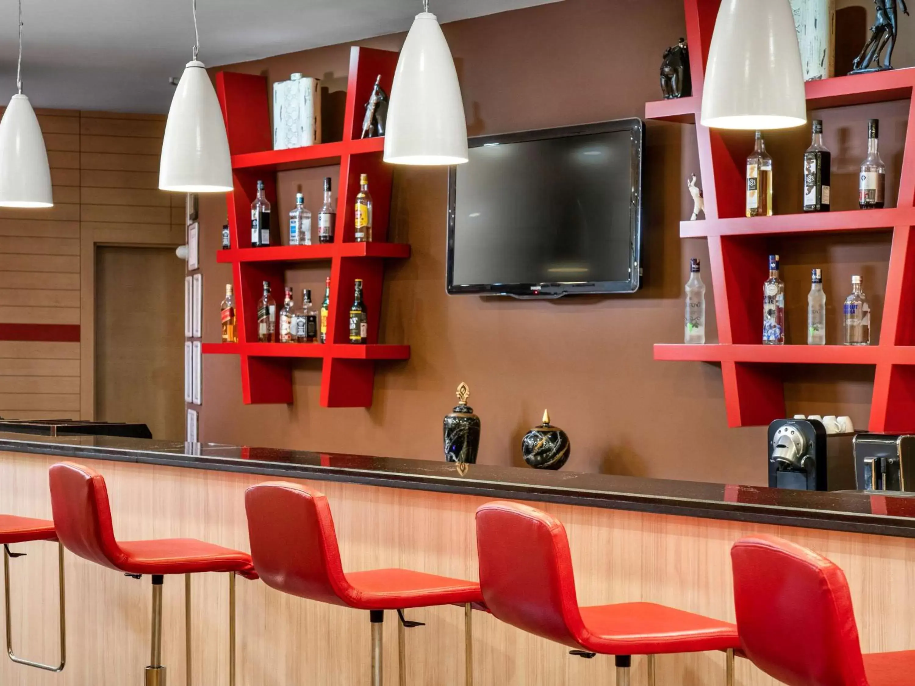 Lounge or bar, Lounge/Bar in ibis Adana