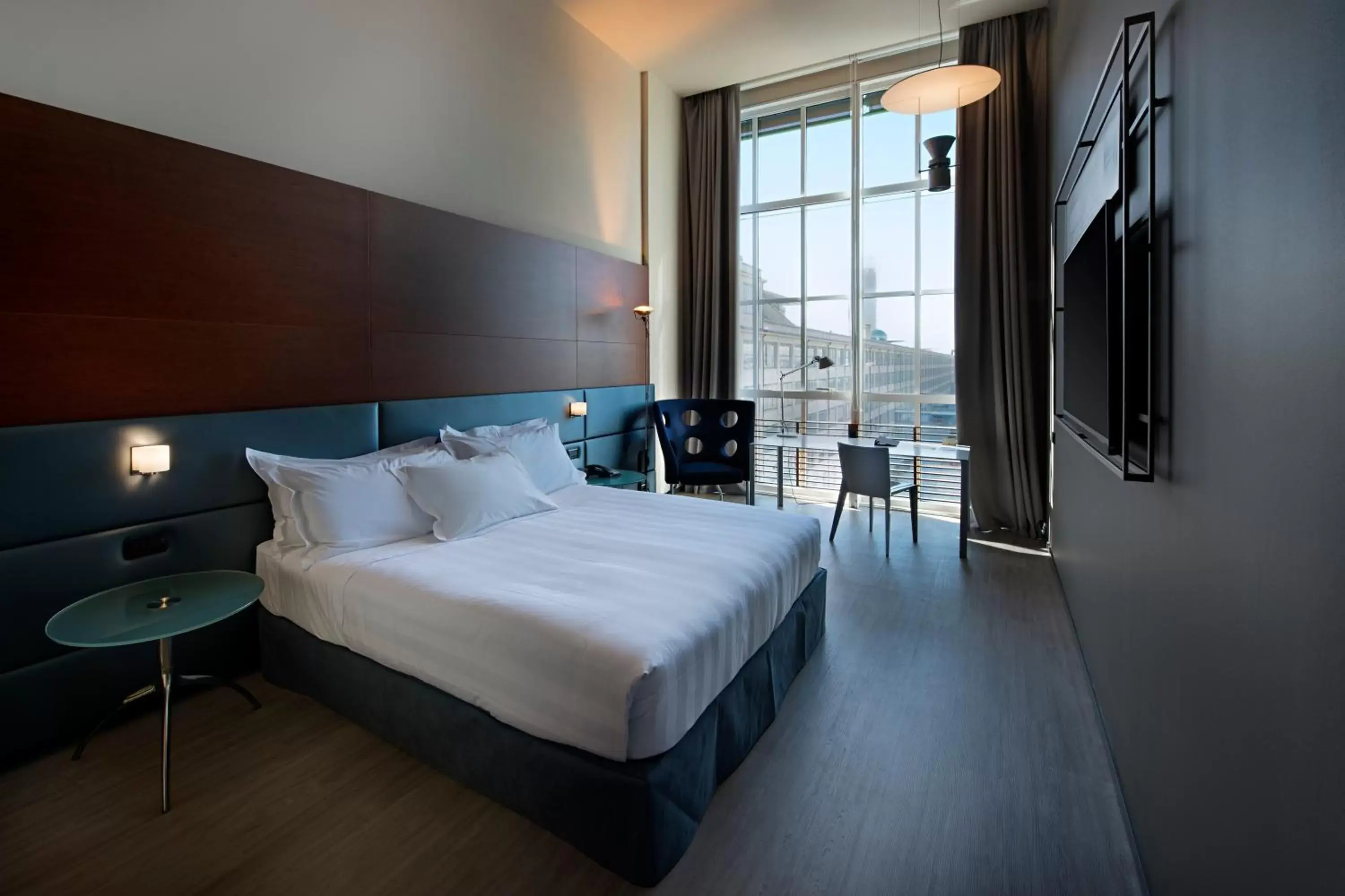 Bedroom, Bed in DoubleTree by Hilton Turin Lingotto