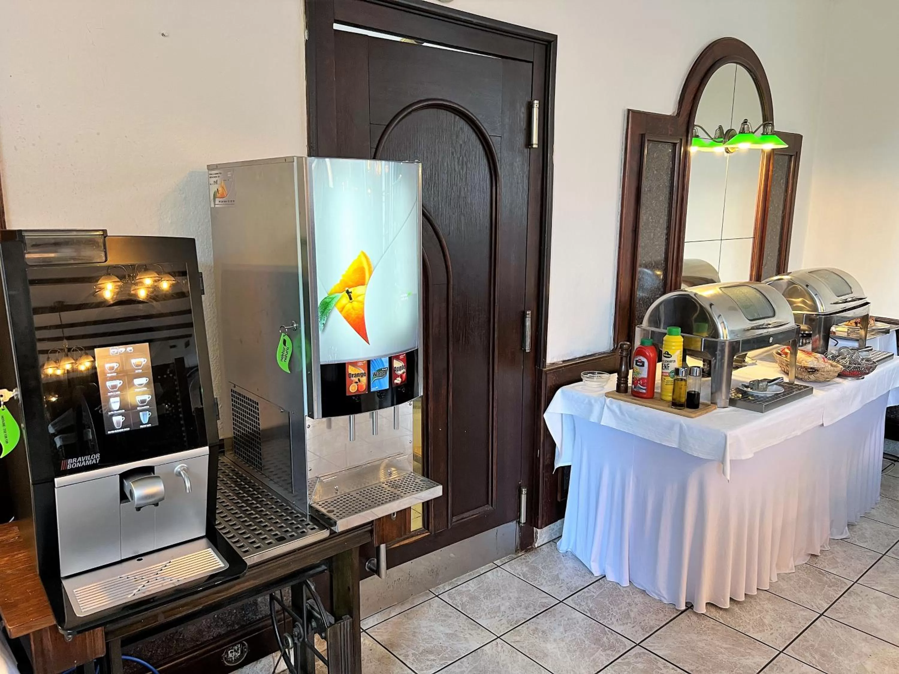 Coffee/tea facilities in Schlosshotel Marienbad