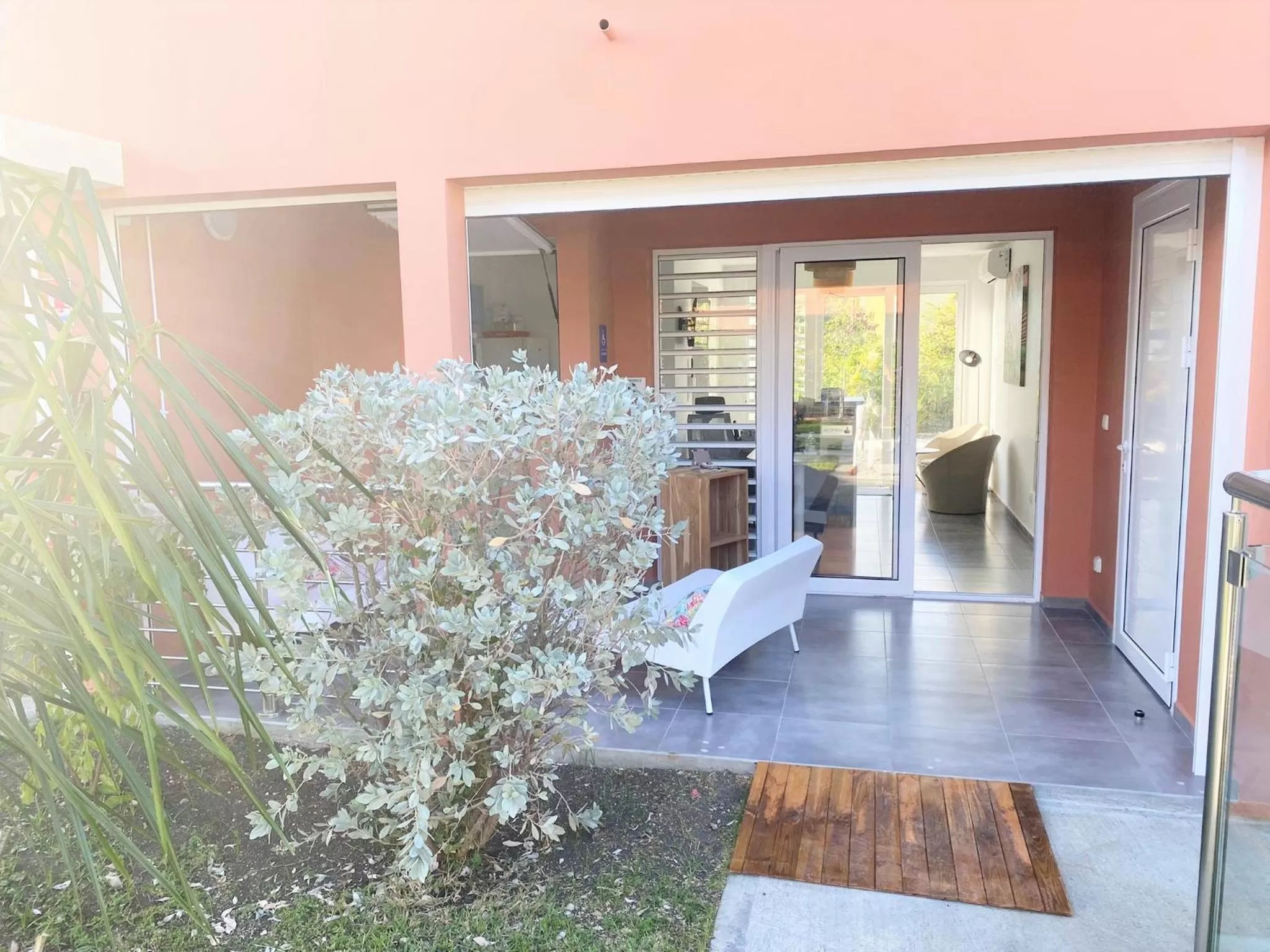 Patio in Hôtel Guadeloupe Palm Suites