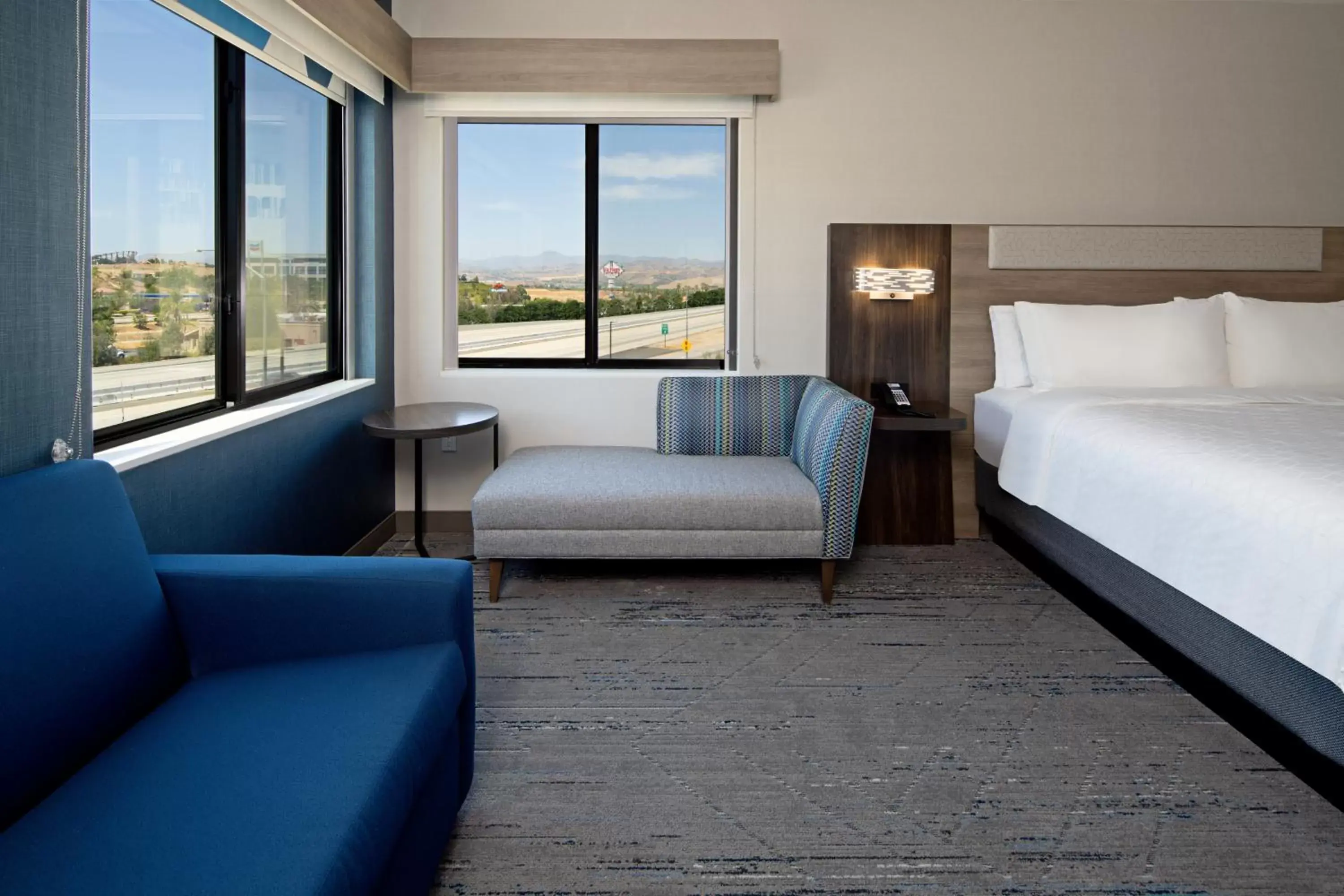 King Suite - Non-Smoking in Holiday Inn Express & Suites - Valencia - Santa Clarita, an IHG Hotel