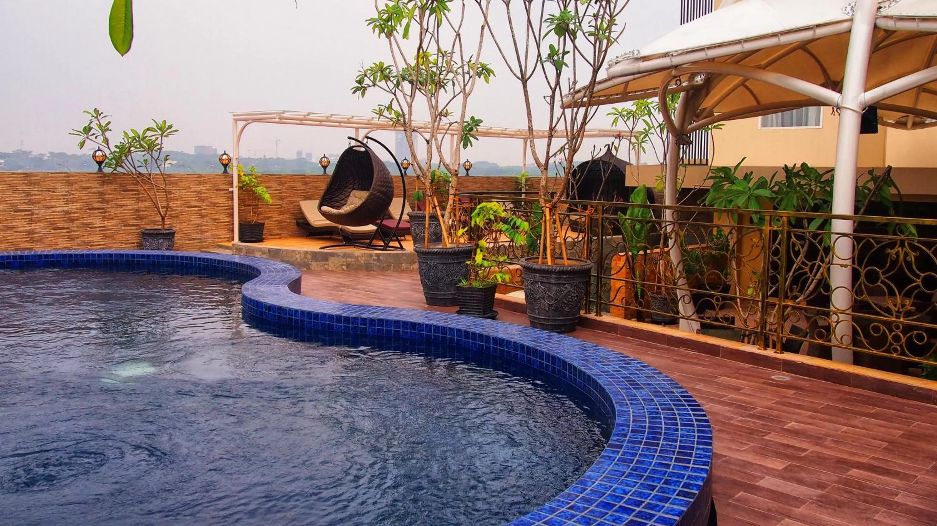 Day in Sapphire Sky Hotel & Conference