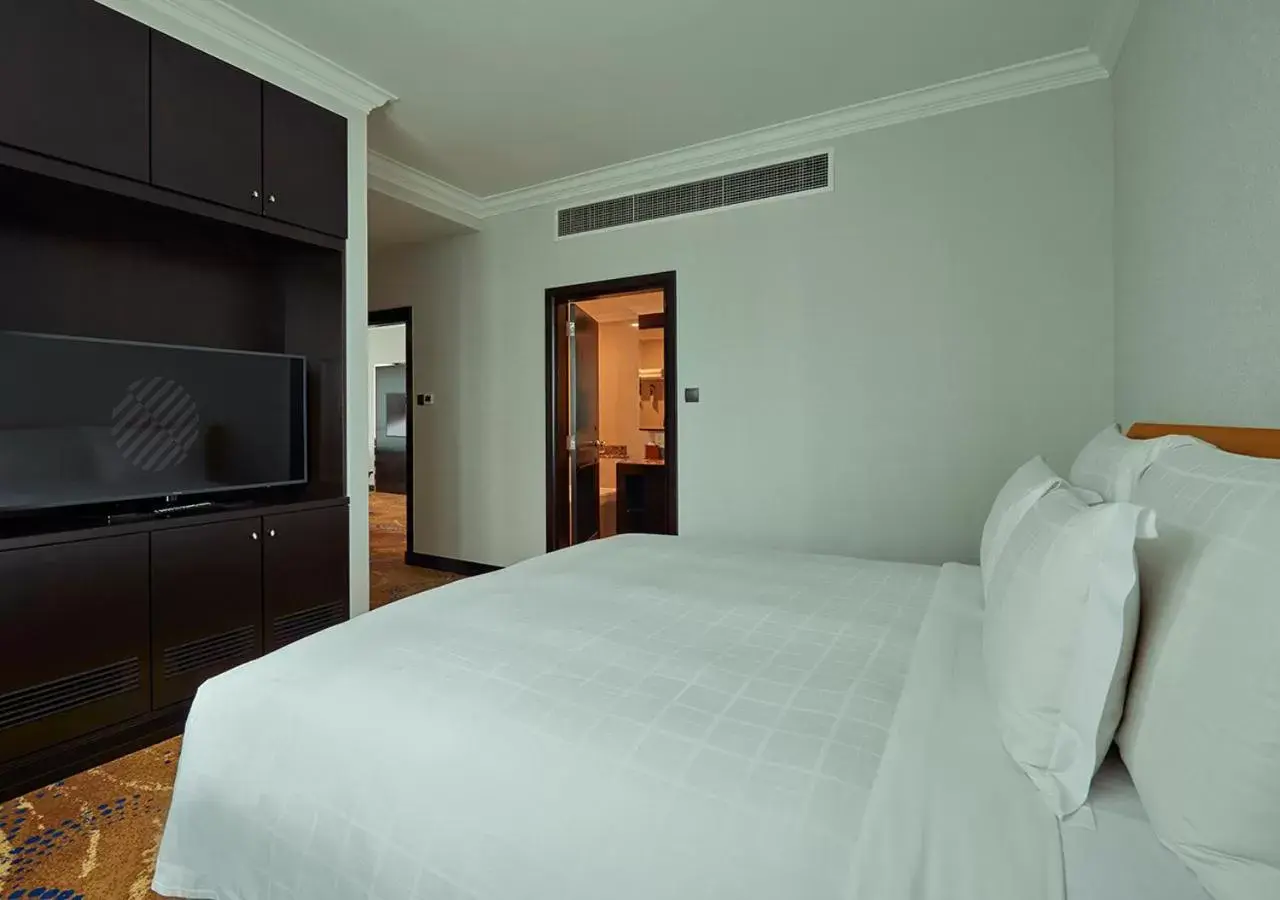 Bed in Pullman Kuala Lumpur City Centre Hotel & Residences