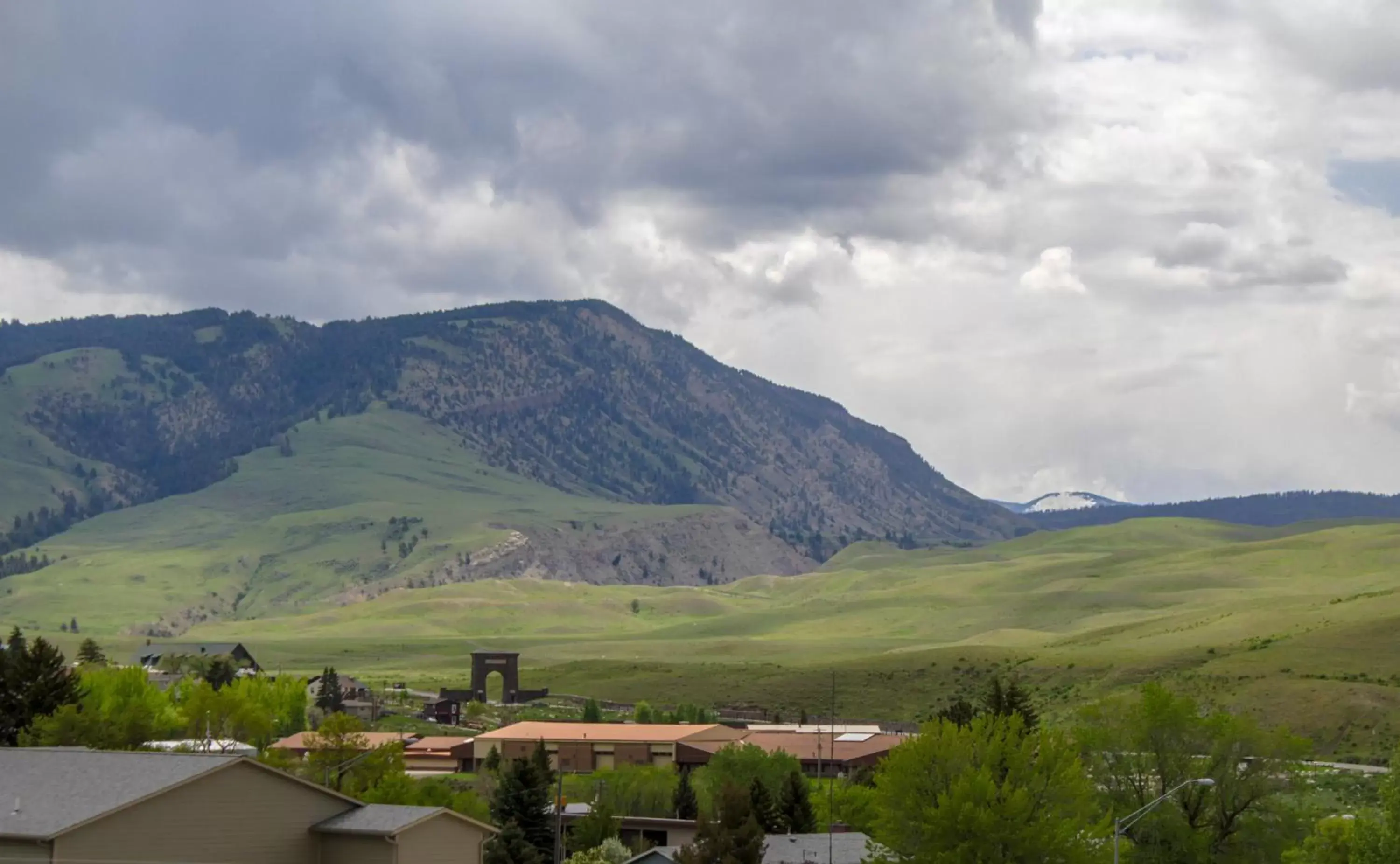 Landmark view, Mountain View in Travelodge by Wyndham Gardiner Yellowstone Park North Entr