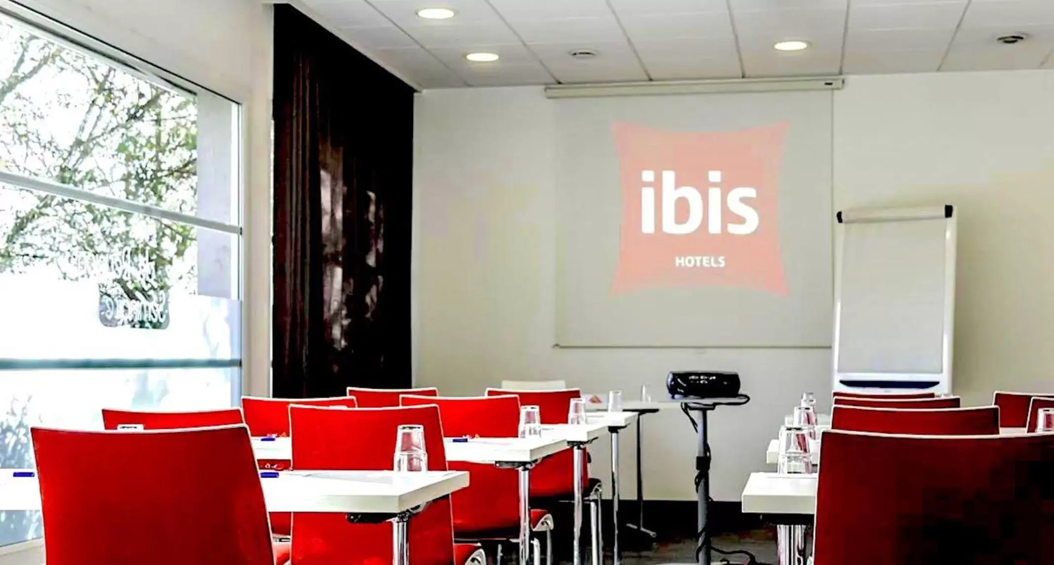 Business facilities, Restaurant/Places to Eat in ibis Strasbourg Aéroport Le Zénith