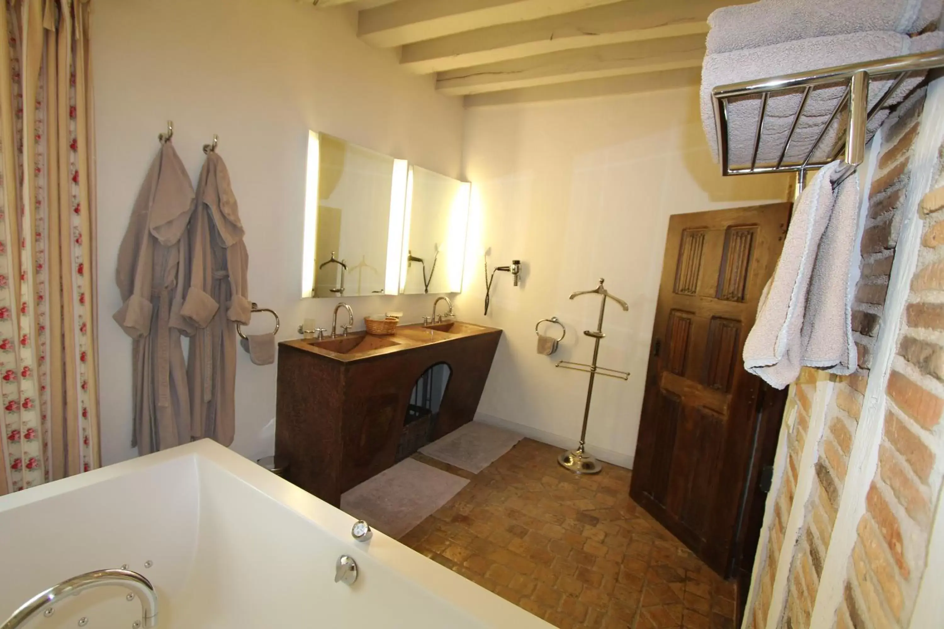 Bathroom in Demeure des Vieux Bains