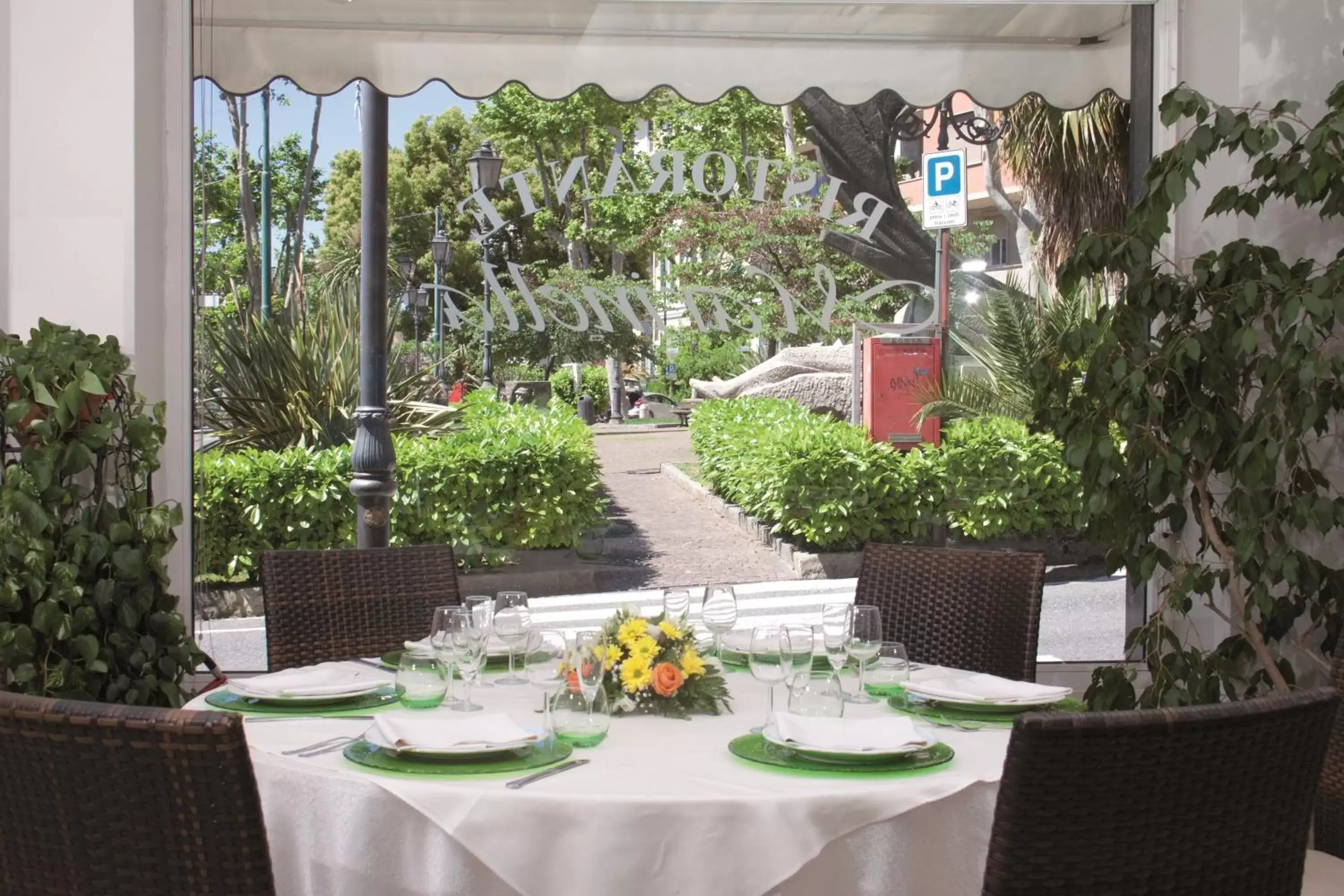 Restaurant/Places to Eat in Hotel Marinella