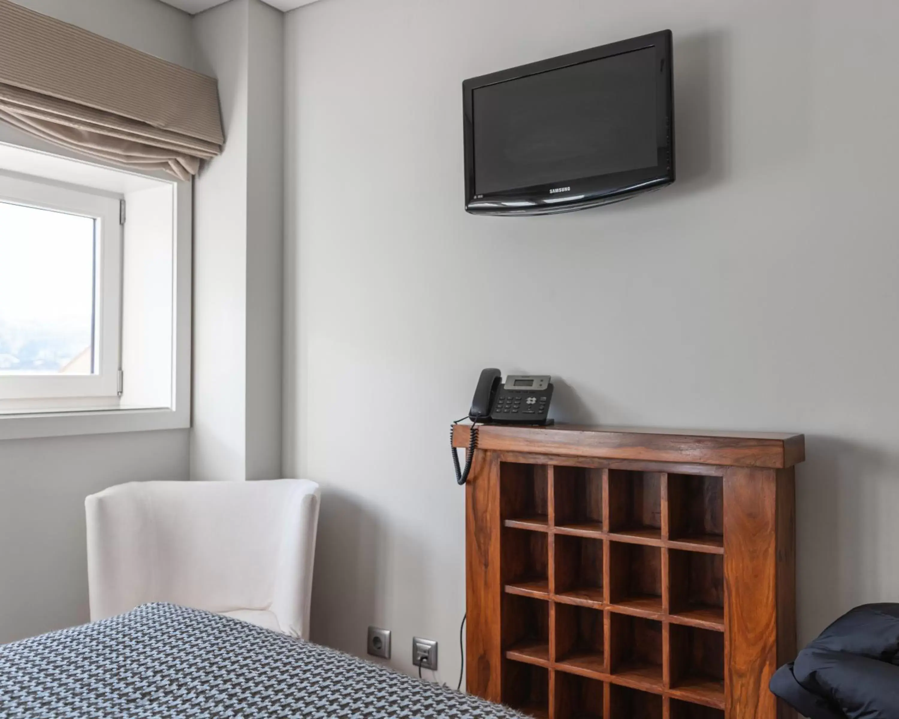 Bedroom, TV/Entertainment Center in Guest House Douro