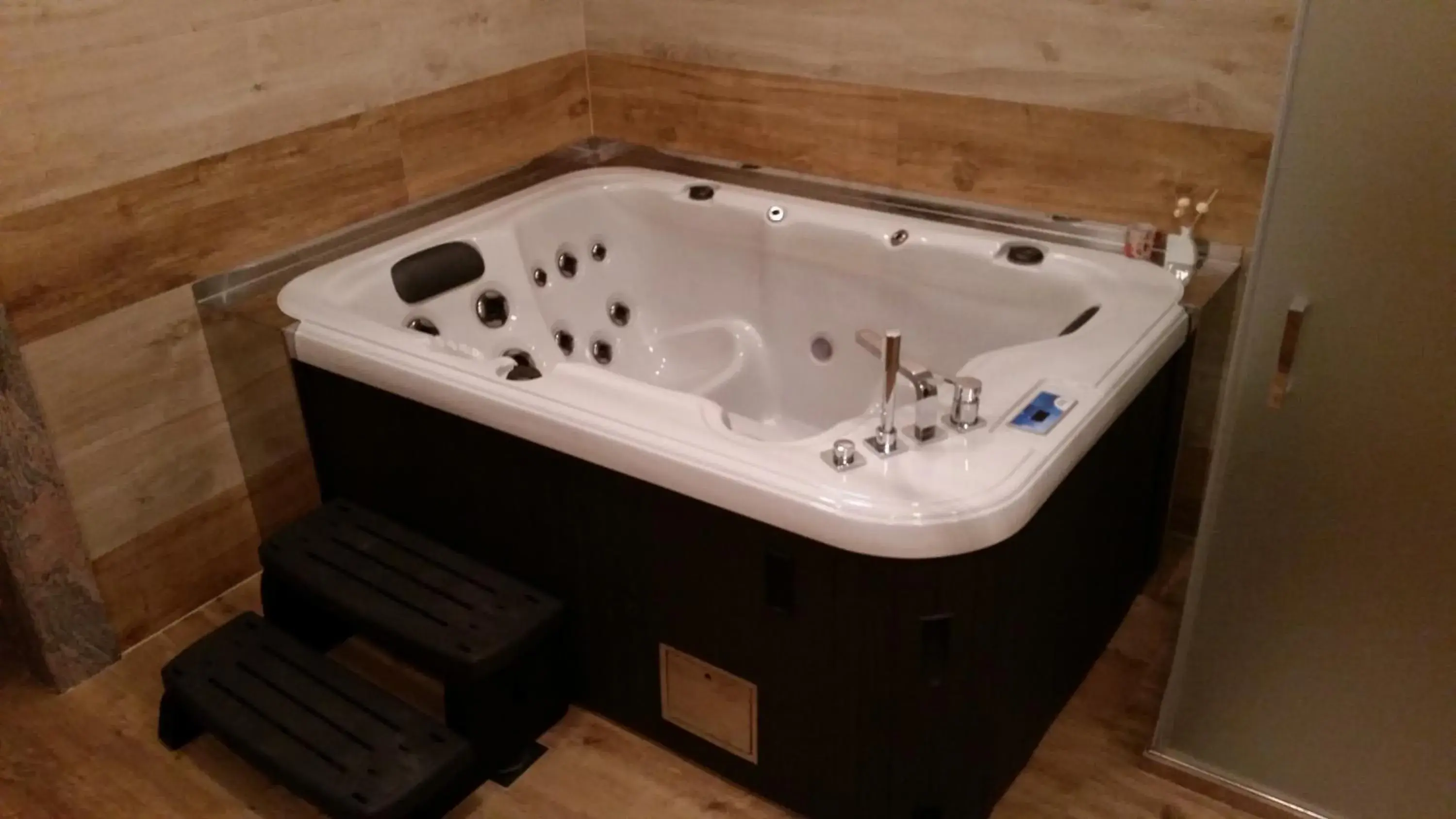 Hot Tub in Hotel Trogir Palace
