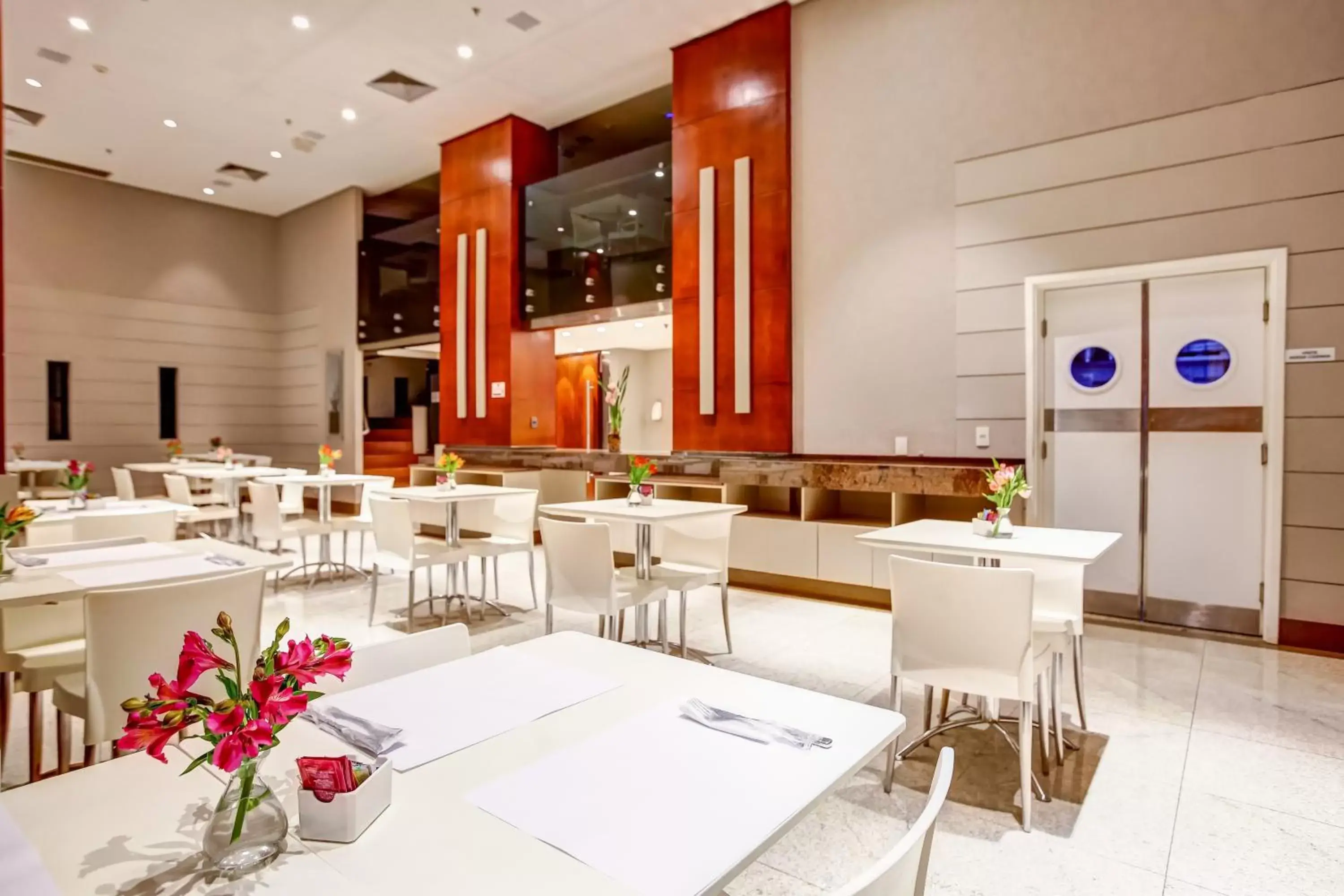 Restaurant/Places to Eat in Comfort Suites Brasília