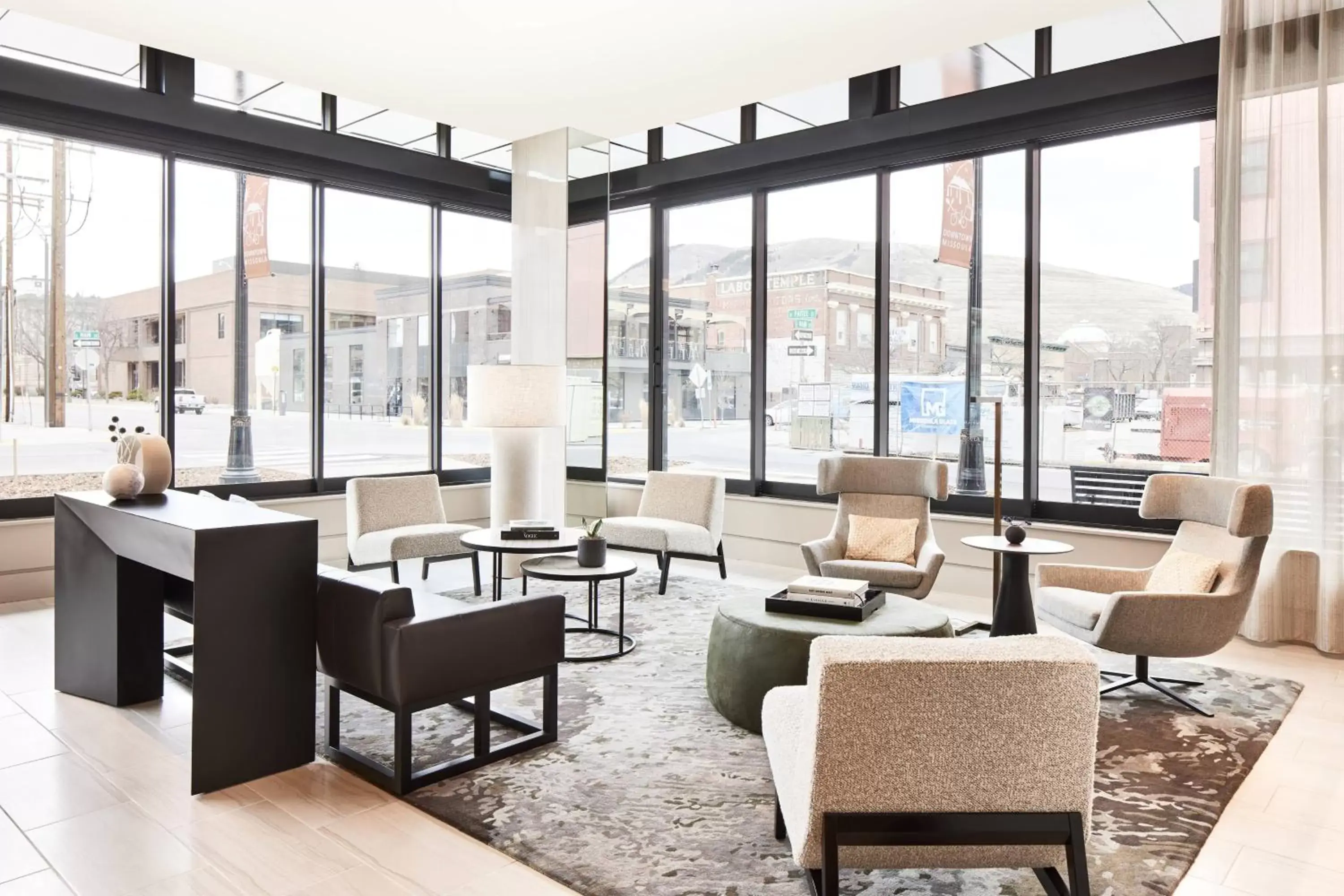 Lounge or bar in AC Hotel by Marriott Missoula Downtown