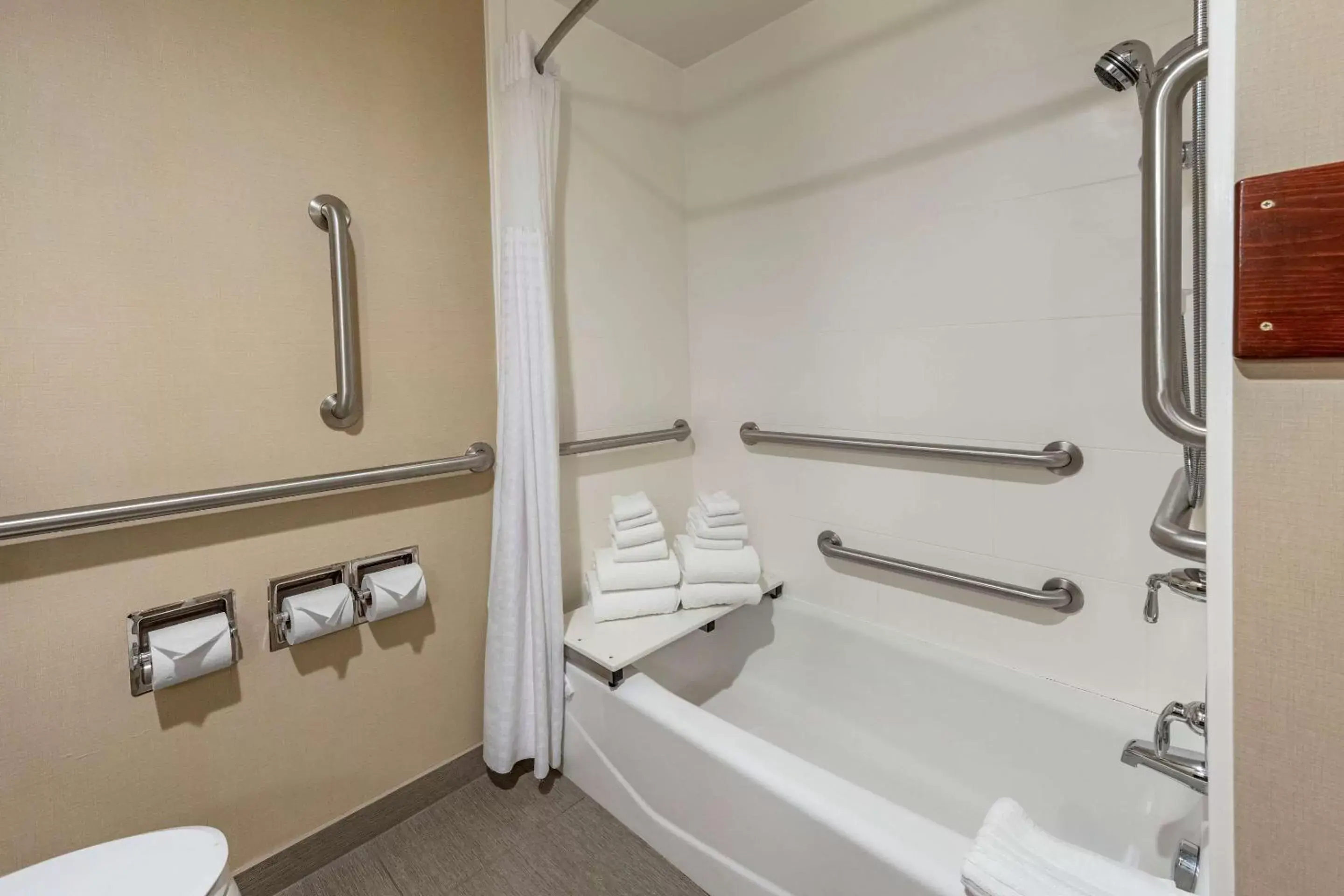 Photo of the whole room, Bathroom in Comfort Inn & Suites Pittsburgh