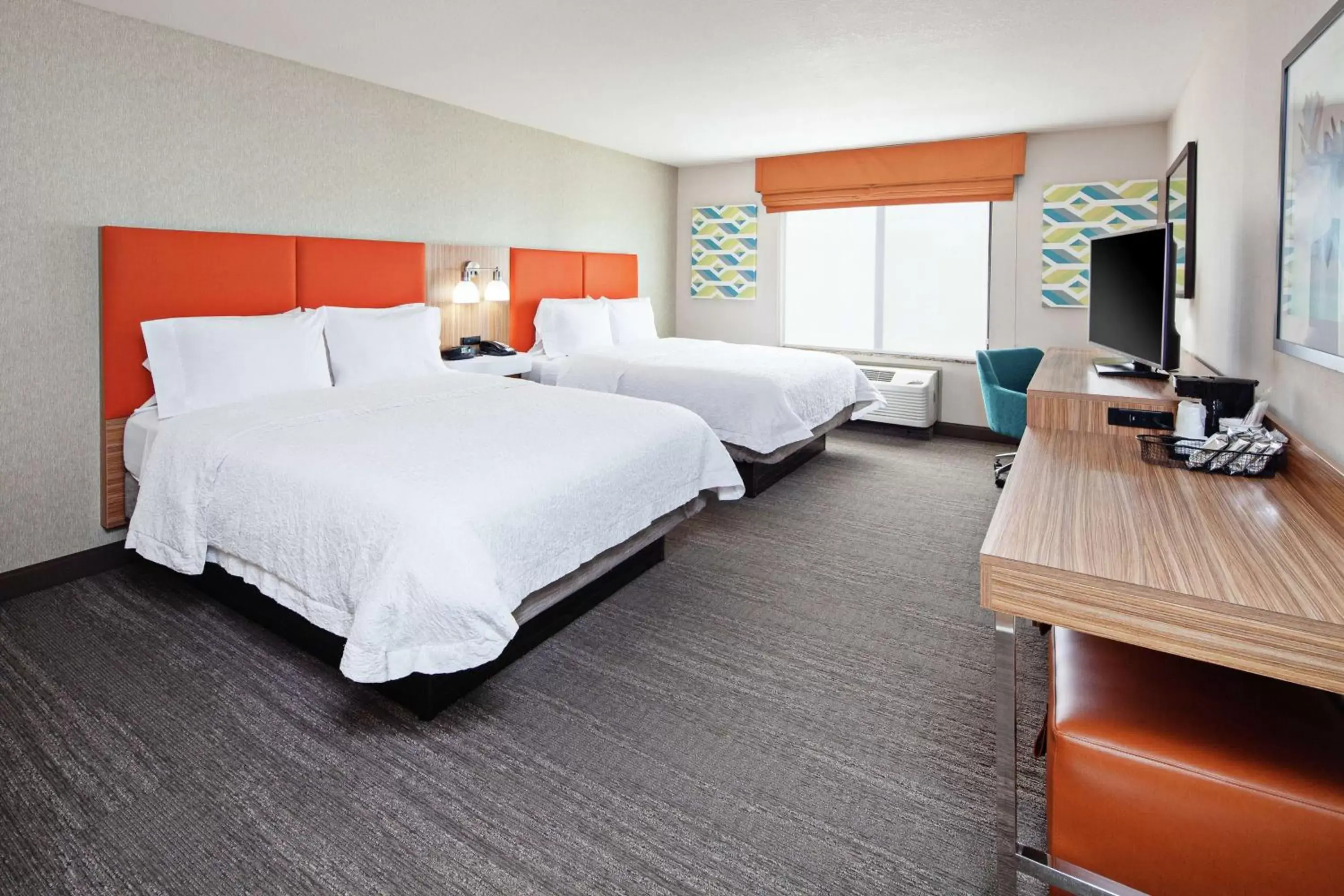 Bedroom, Bed in Hampton Inn & Suites Chino Hills