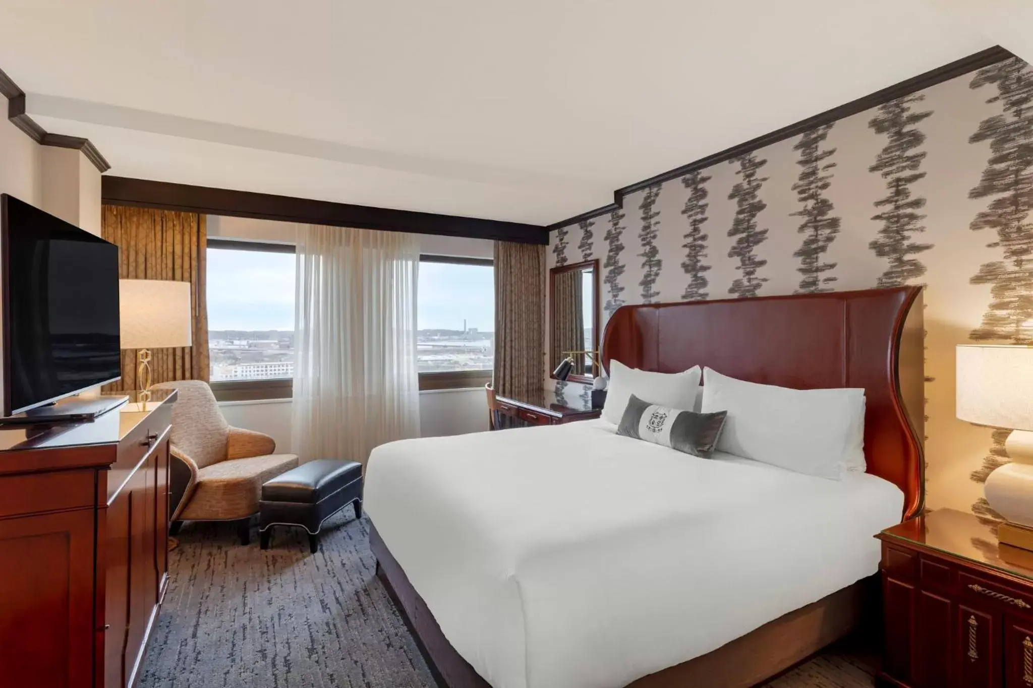 Photo of the whole room, Bed in Omni New Haven Hotel at Yale Photo of the whole room, Bed in Omni New Haven Hotel at Yale