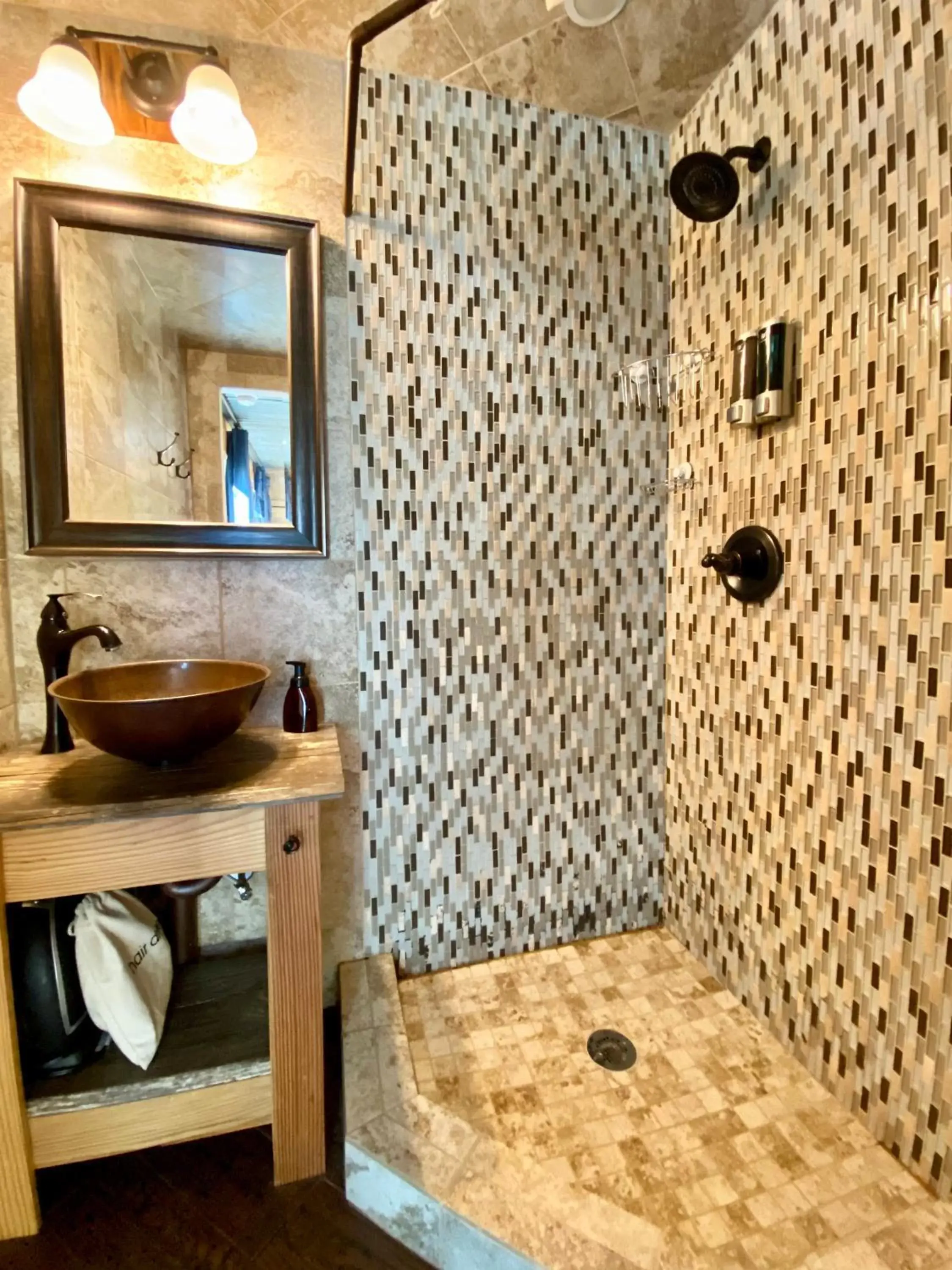 Shower, Bathroom in Barefoot Hills