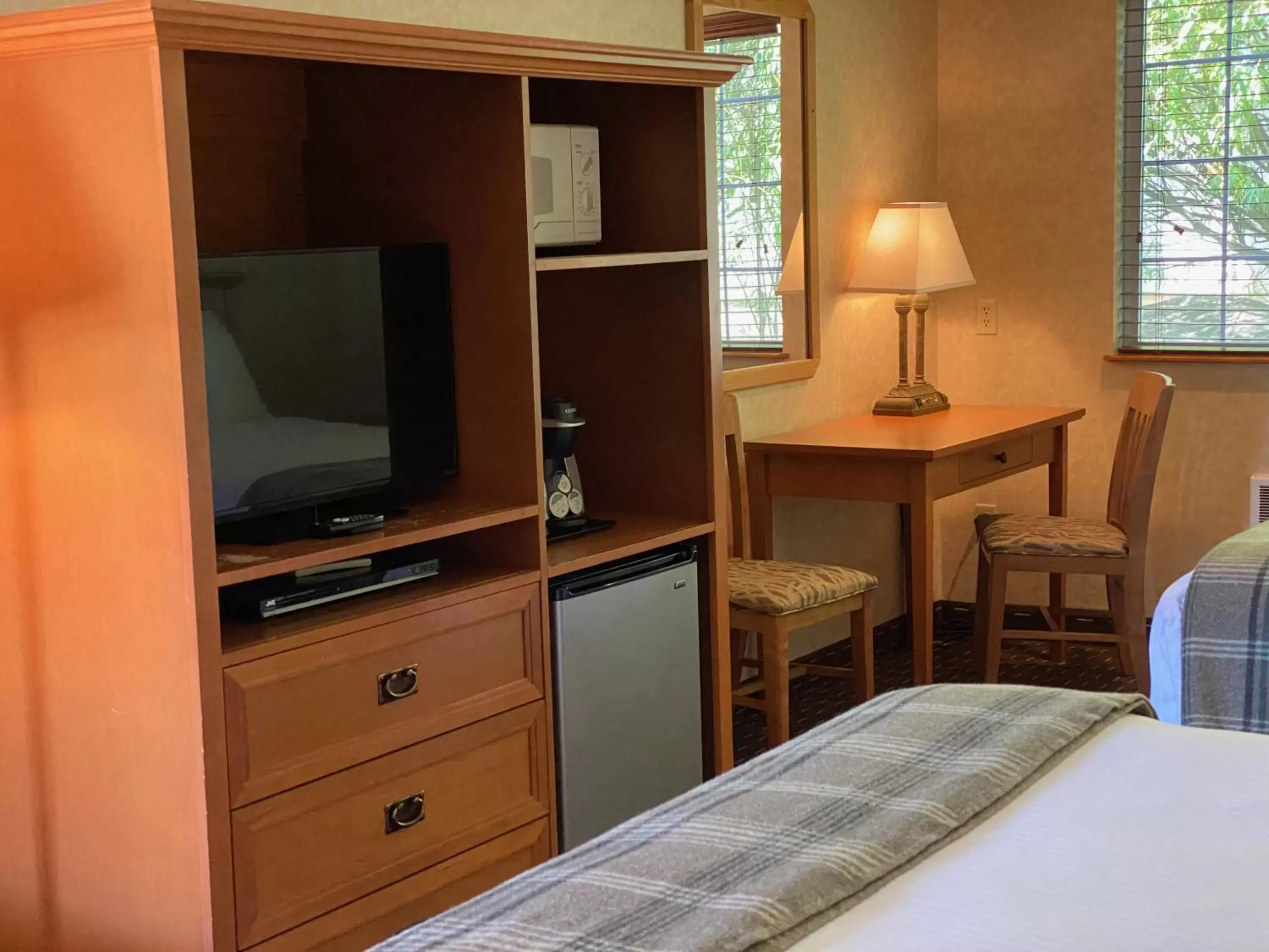 Classic Double Queen in Cousin's Country Inn Classic Double Queen in Cousin's Country Inn