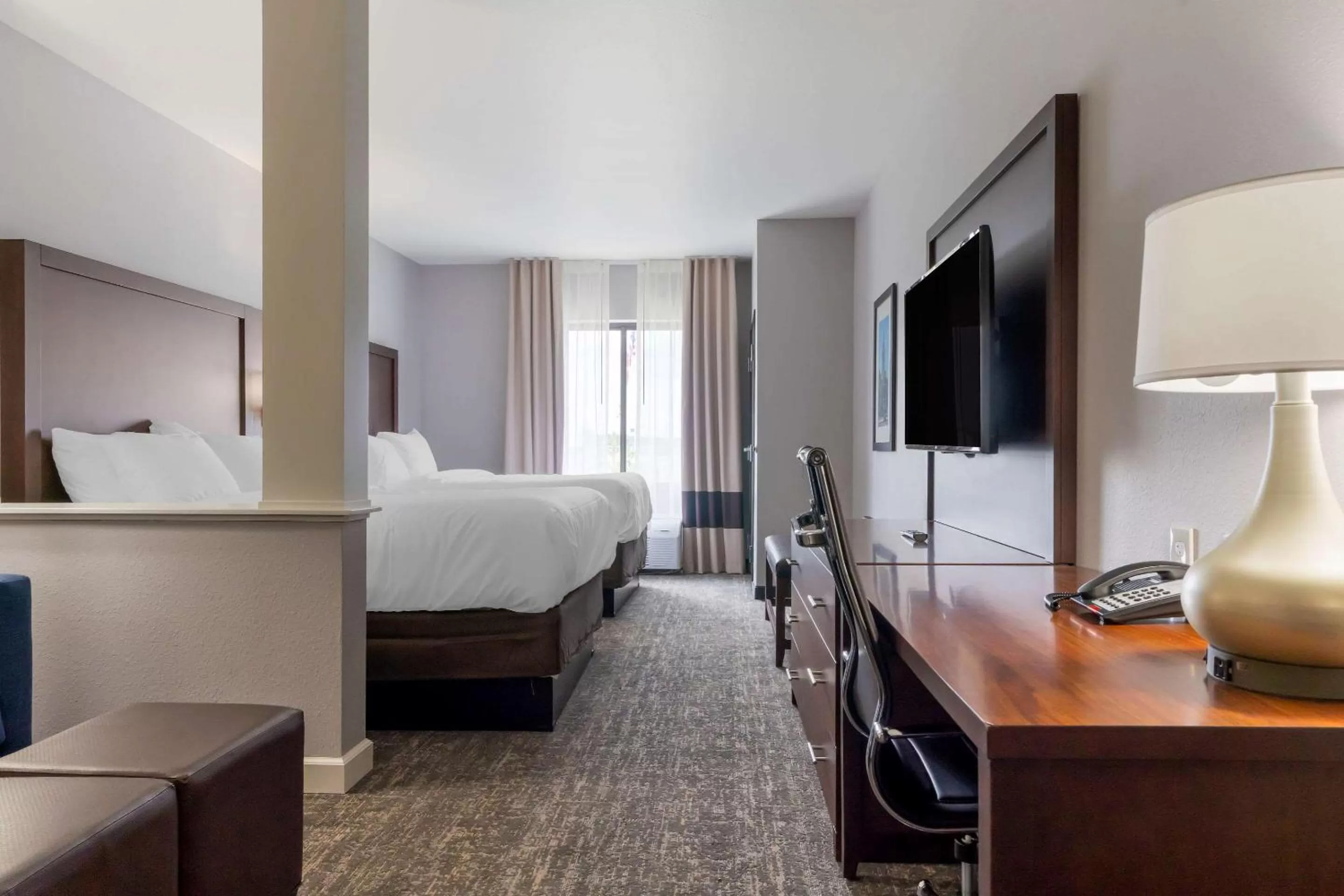 Bedroom, Bed in Comfort Suites Paducah Mall Area