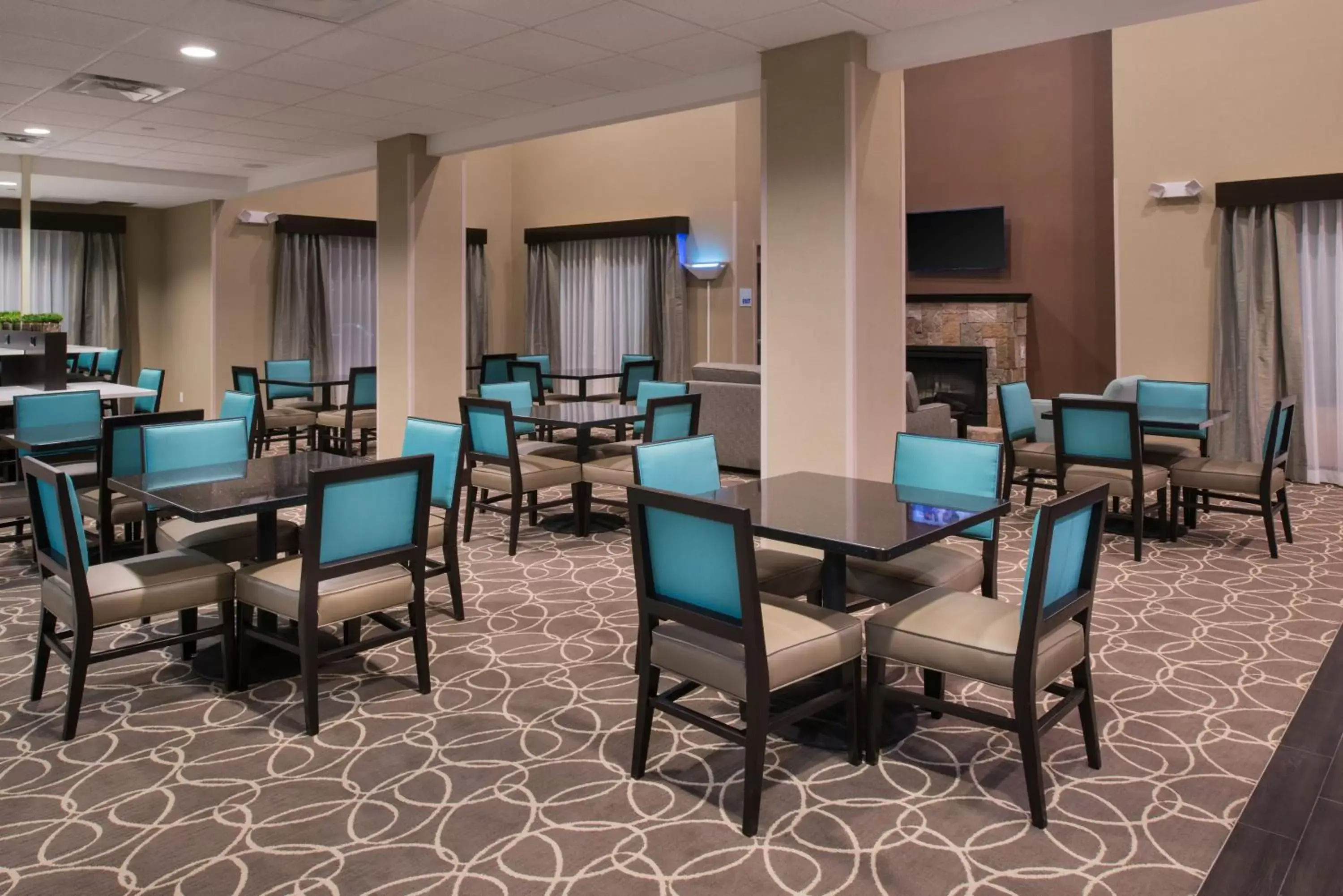 Breakfast, Restaurant/Places to Eat in Holiday Inn Express & Suites Bakersfield Airport, an IHG Hotel
