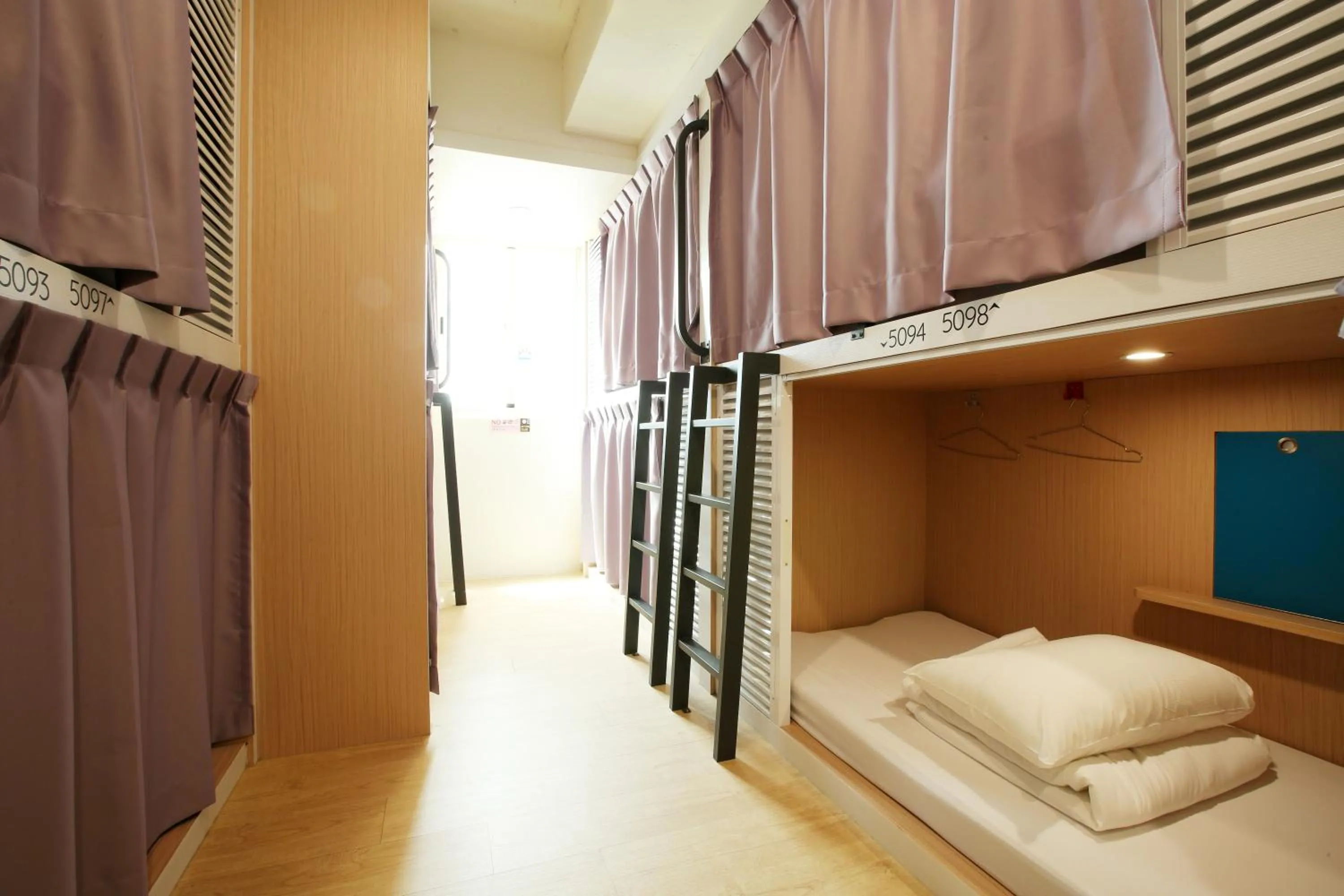 bunk bed, Bed in Loosha Hostel