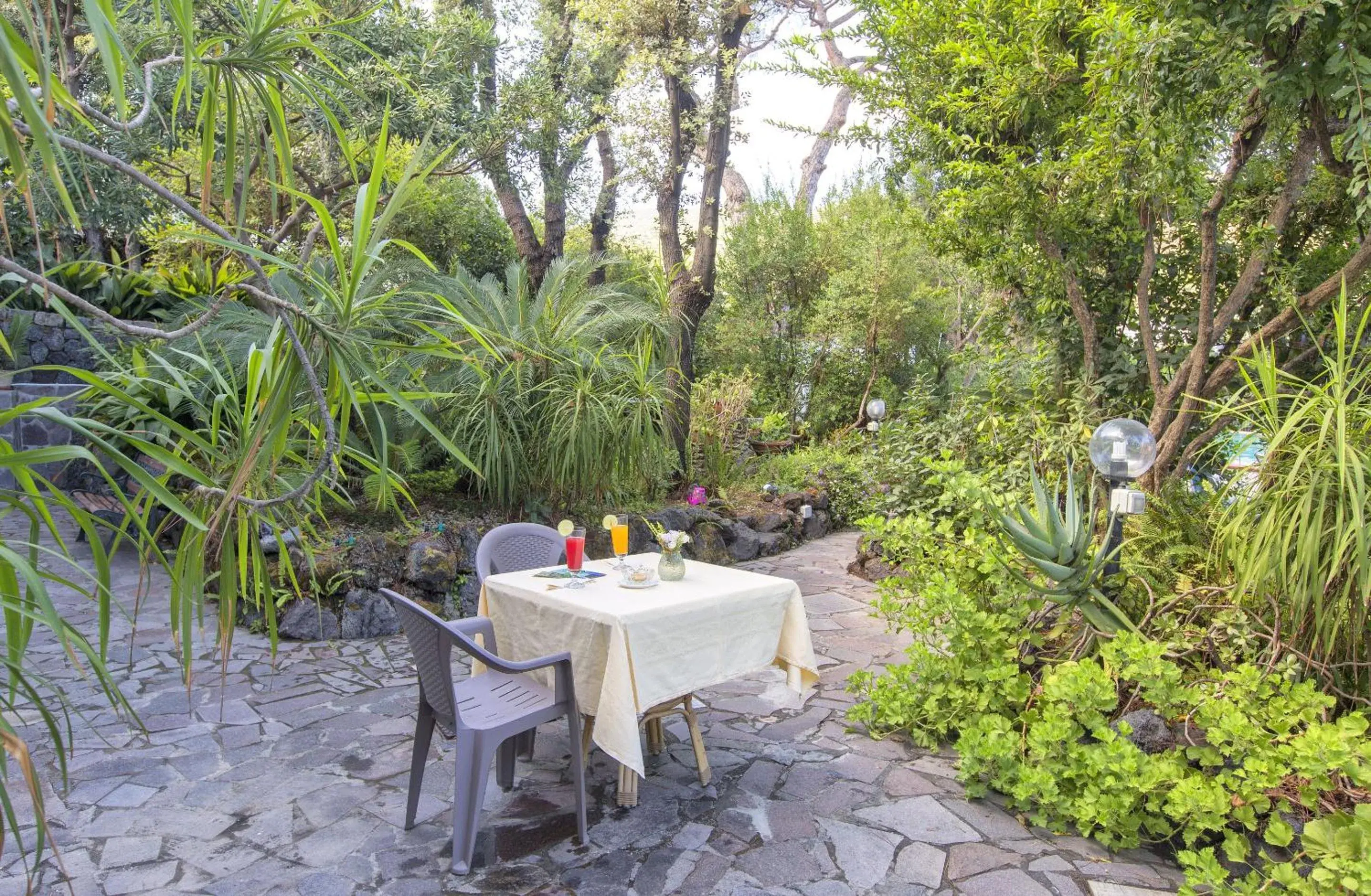 Garden, Restaurant/Places to Eat in Hotel Vittoria