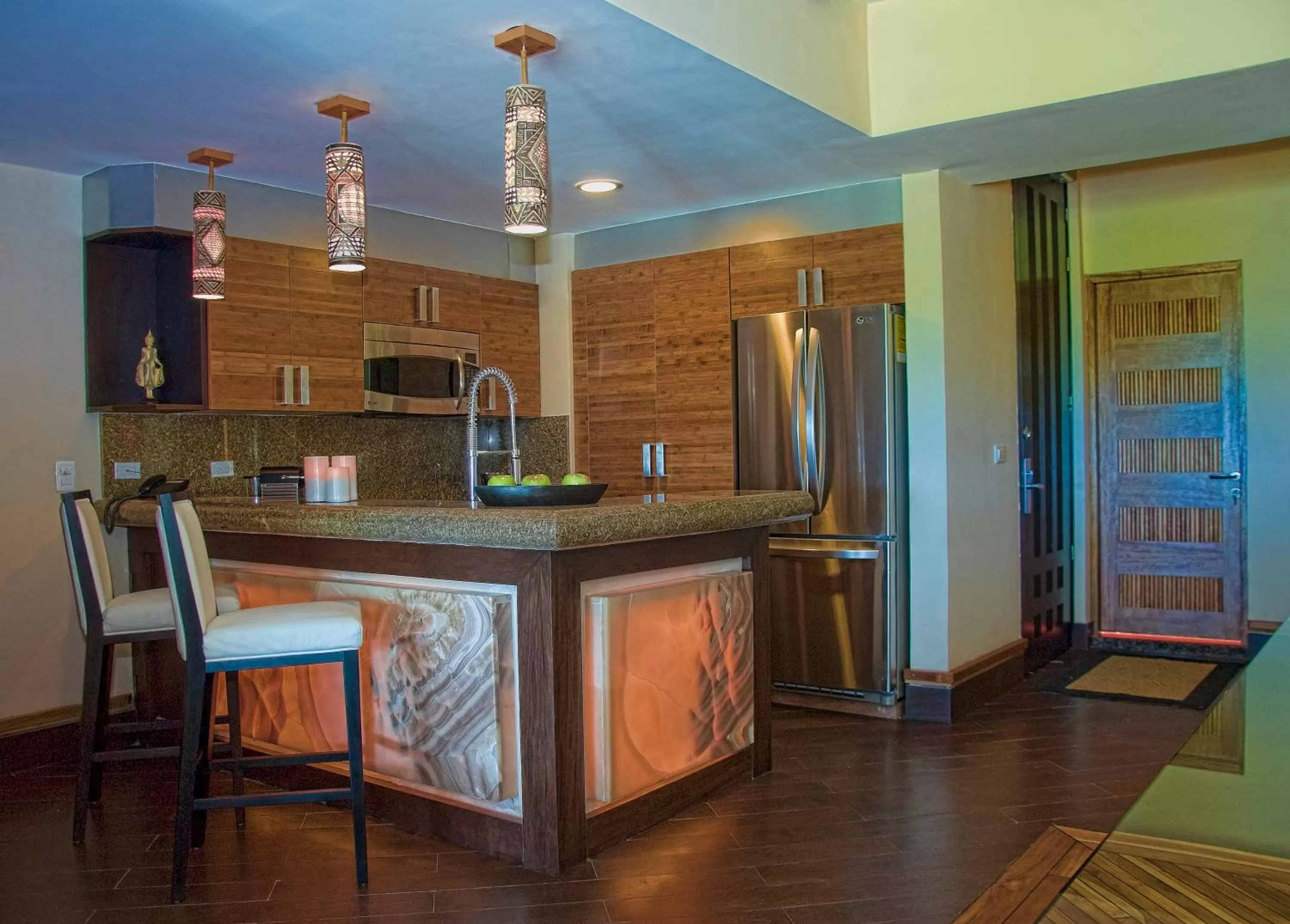 Kitchen or kitchenette in La Divina by Aldea Thai