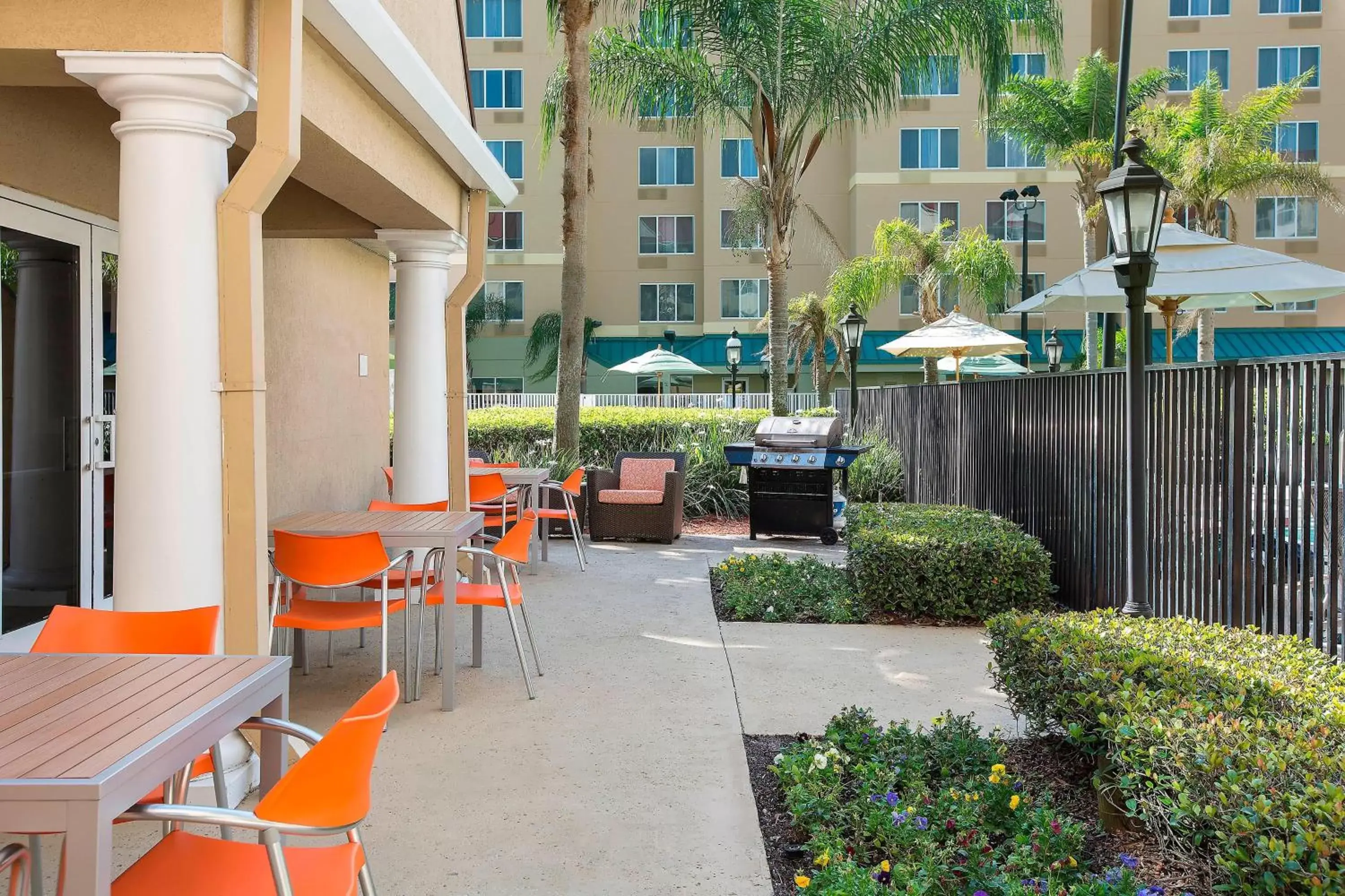 Lounge or bar in Residence Inn Orlando Convention Center