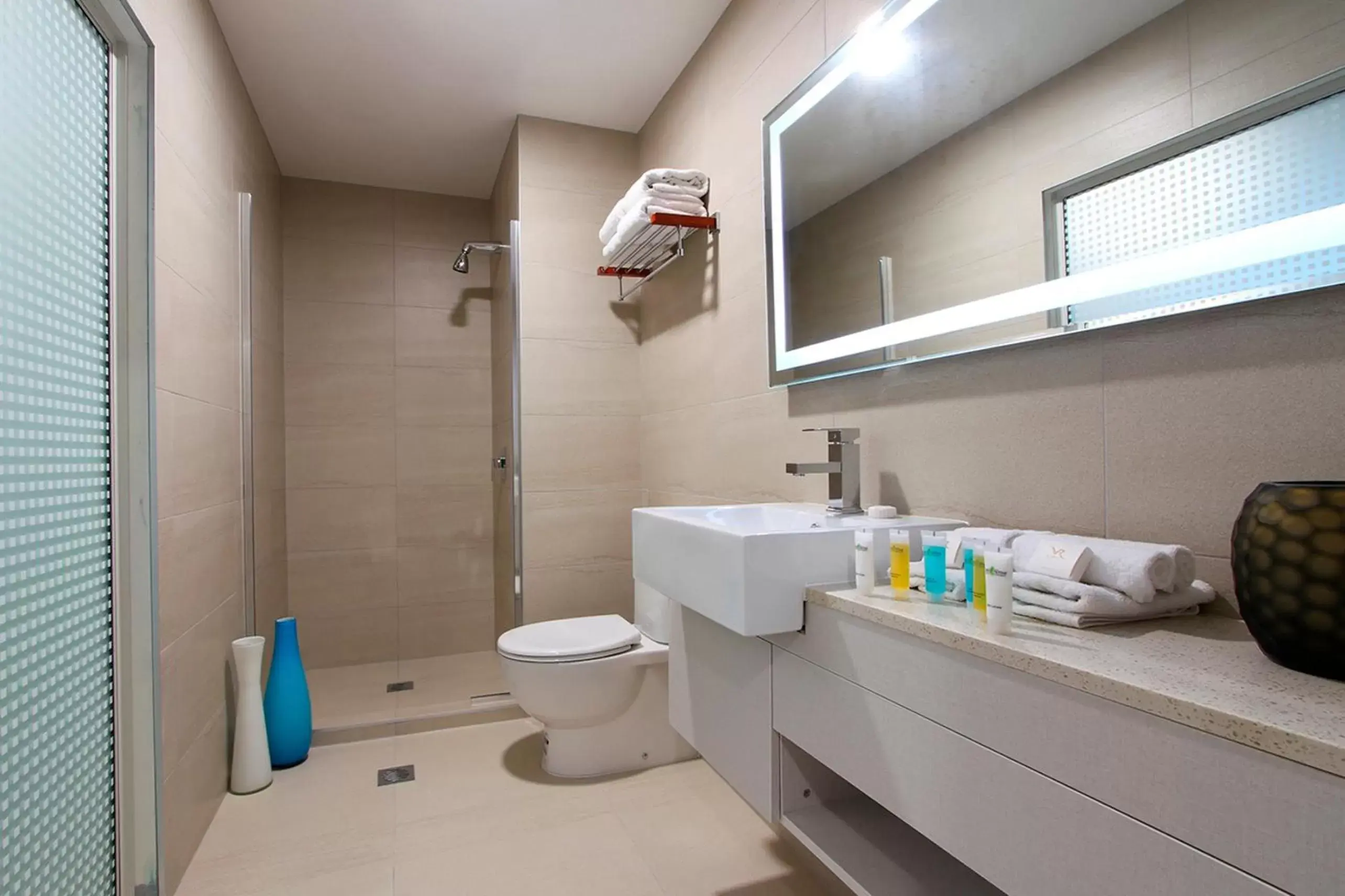 Bathroom in VR Queen Street Hotel & Suites
