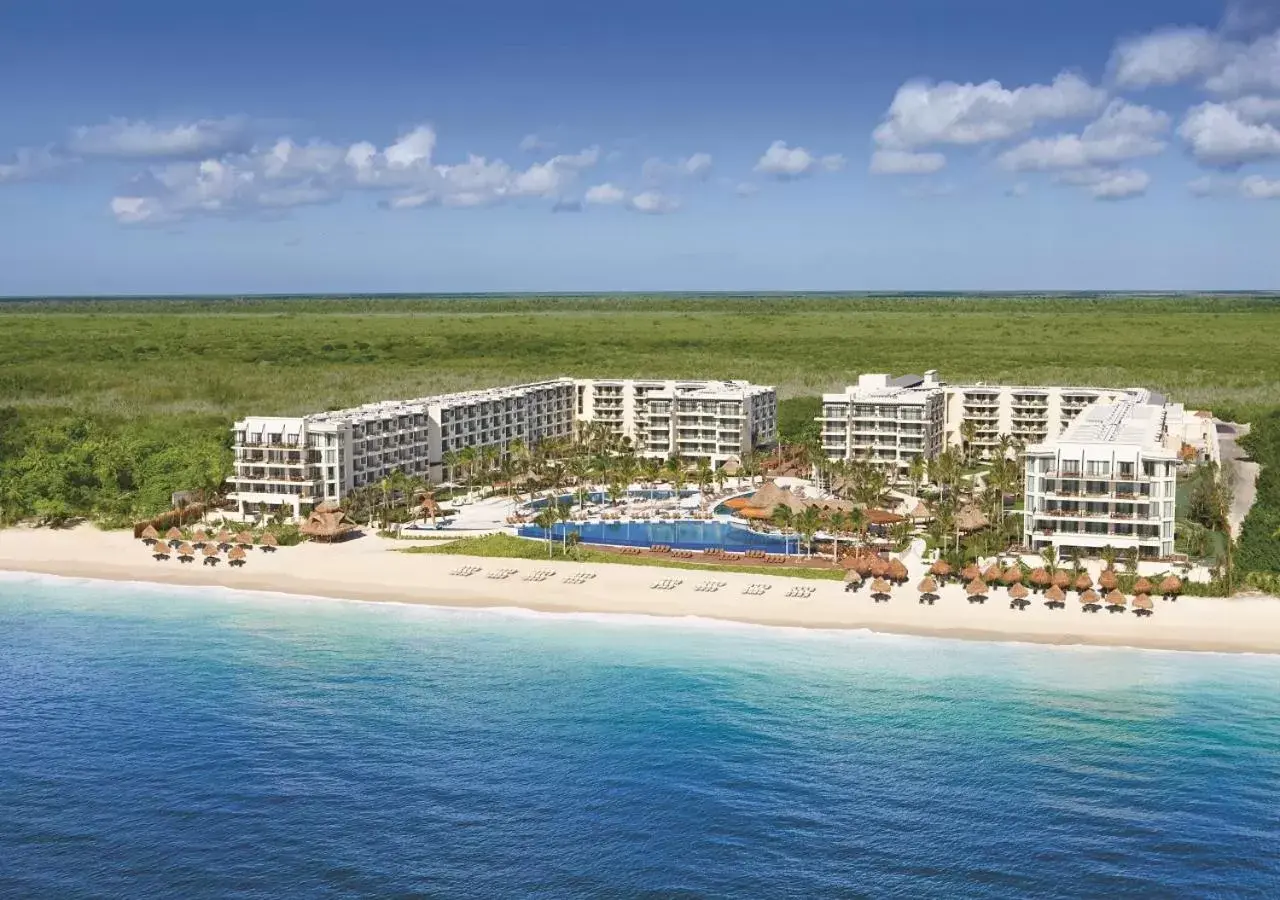 Facade/entrance, Bird's-eye View in Dreams Riviera Cancun Resort & Spa - All Inclusive