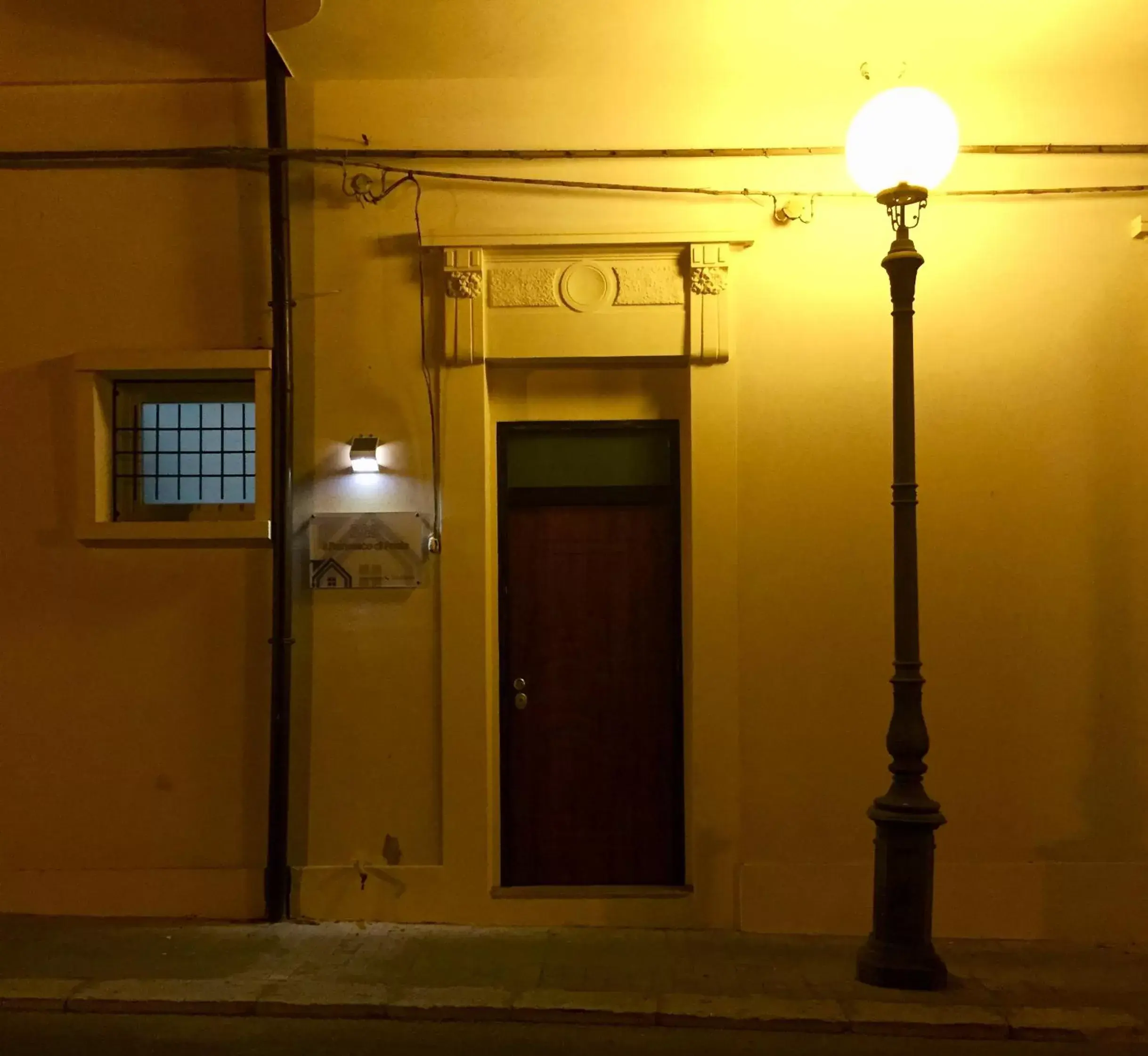 Facade/entrance in B&B San Francesco di Paola