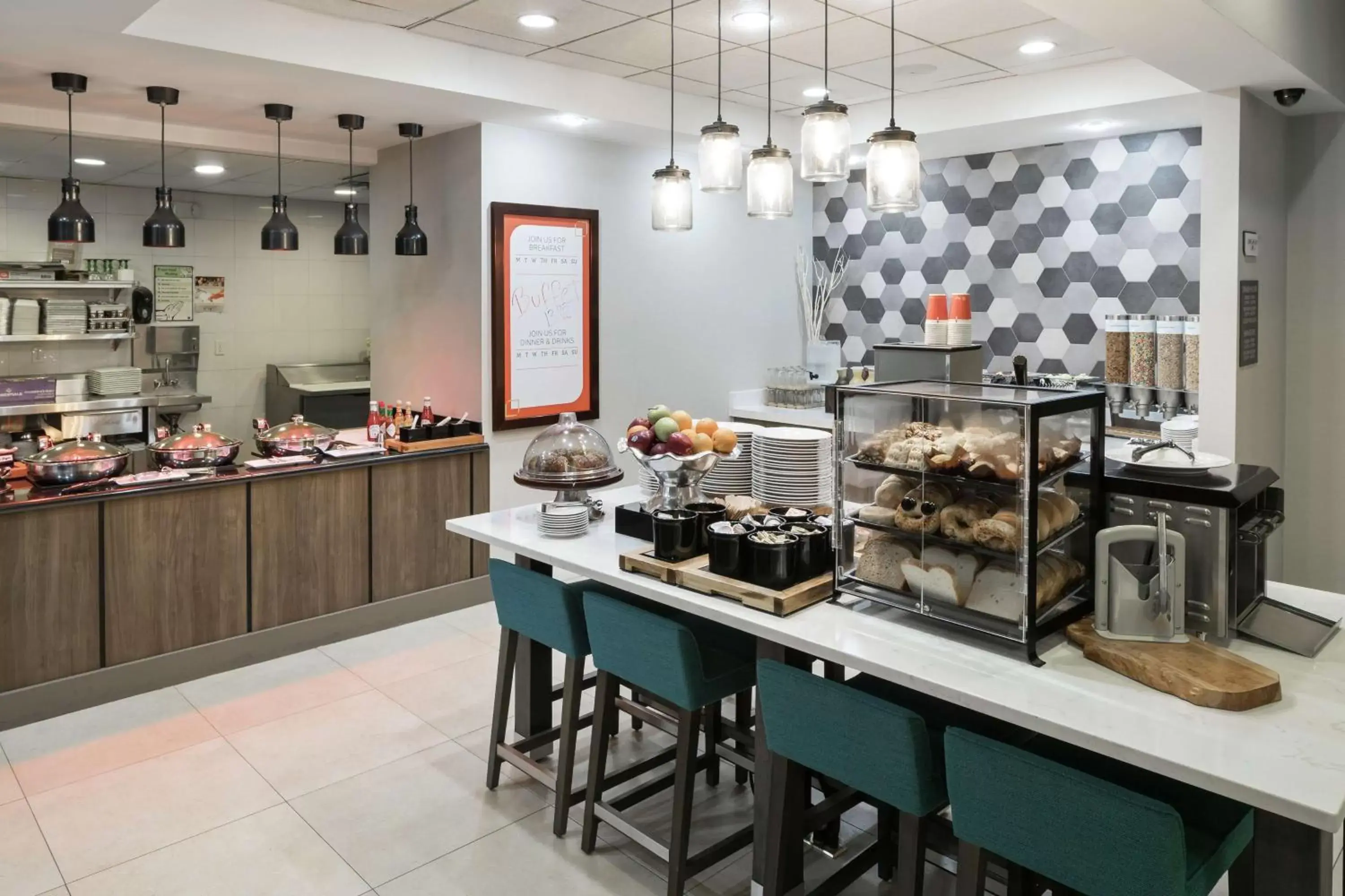 Breakfast, Restaurant/Places to Eat in Hilton Garden Inn DFW North Grapevine