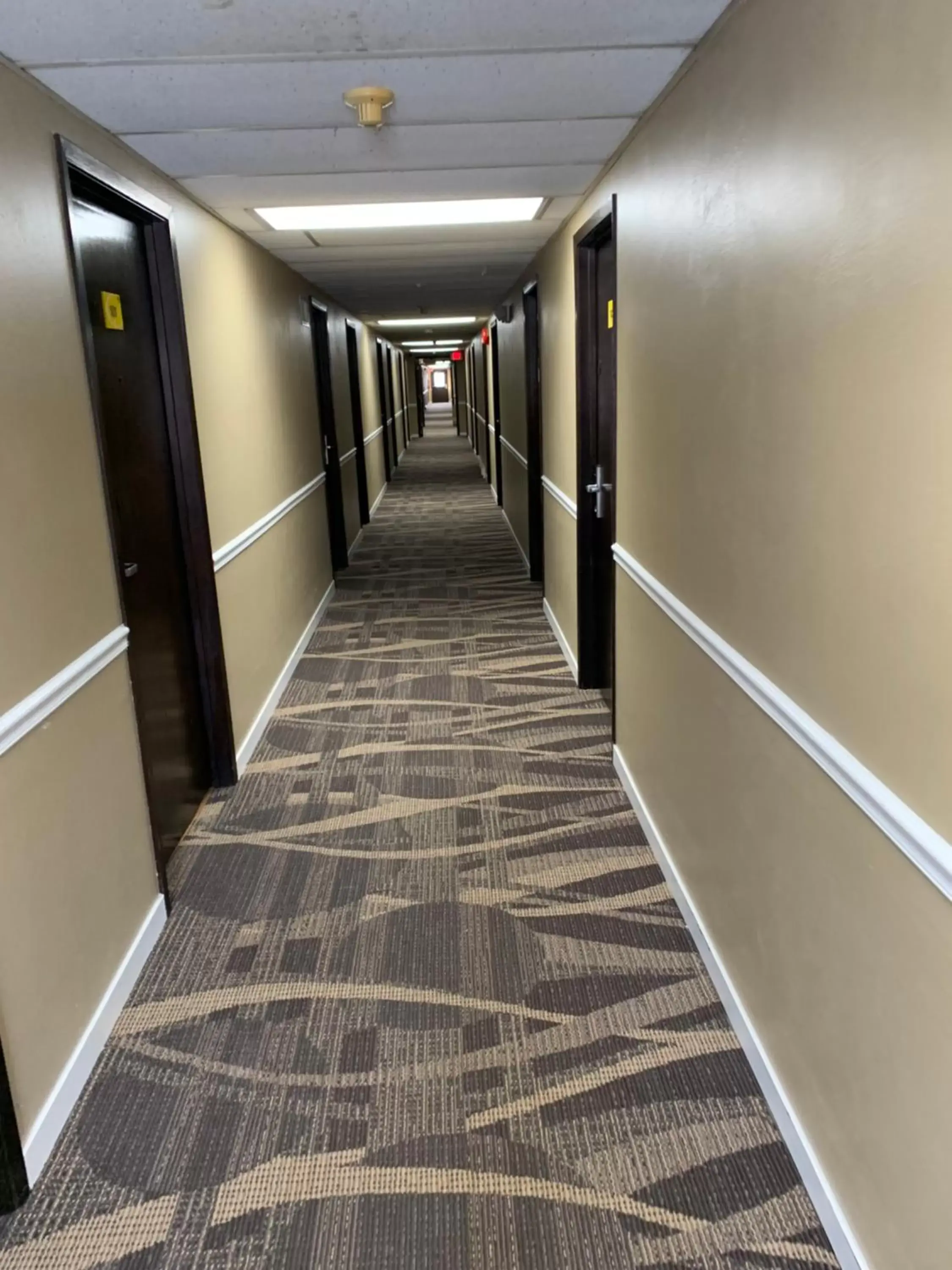 Property building in Super 8 by Wyndham Eau Claire WI Property building in Super 8 by Wyndham Eau Claire WI