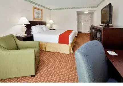 Photo of the whole room in Holiday Inn Express Hotel & Suites Easton, an IHG Hotel