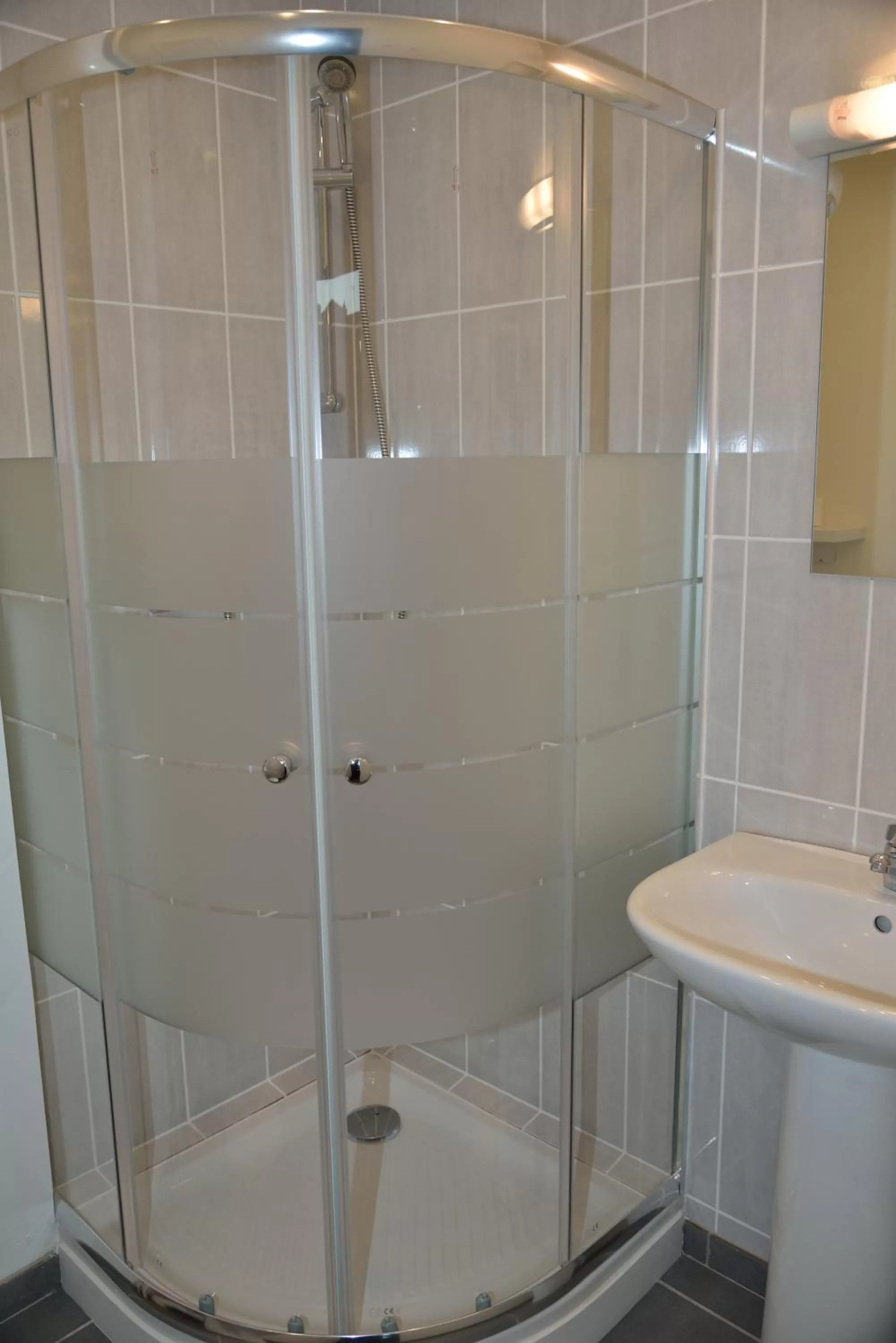 Bathroom in Apparthotel Douai Gare