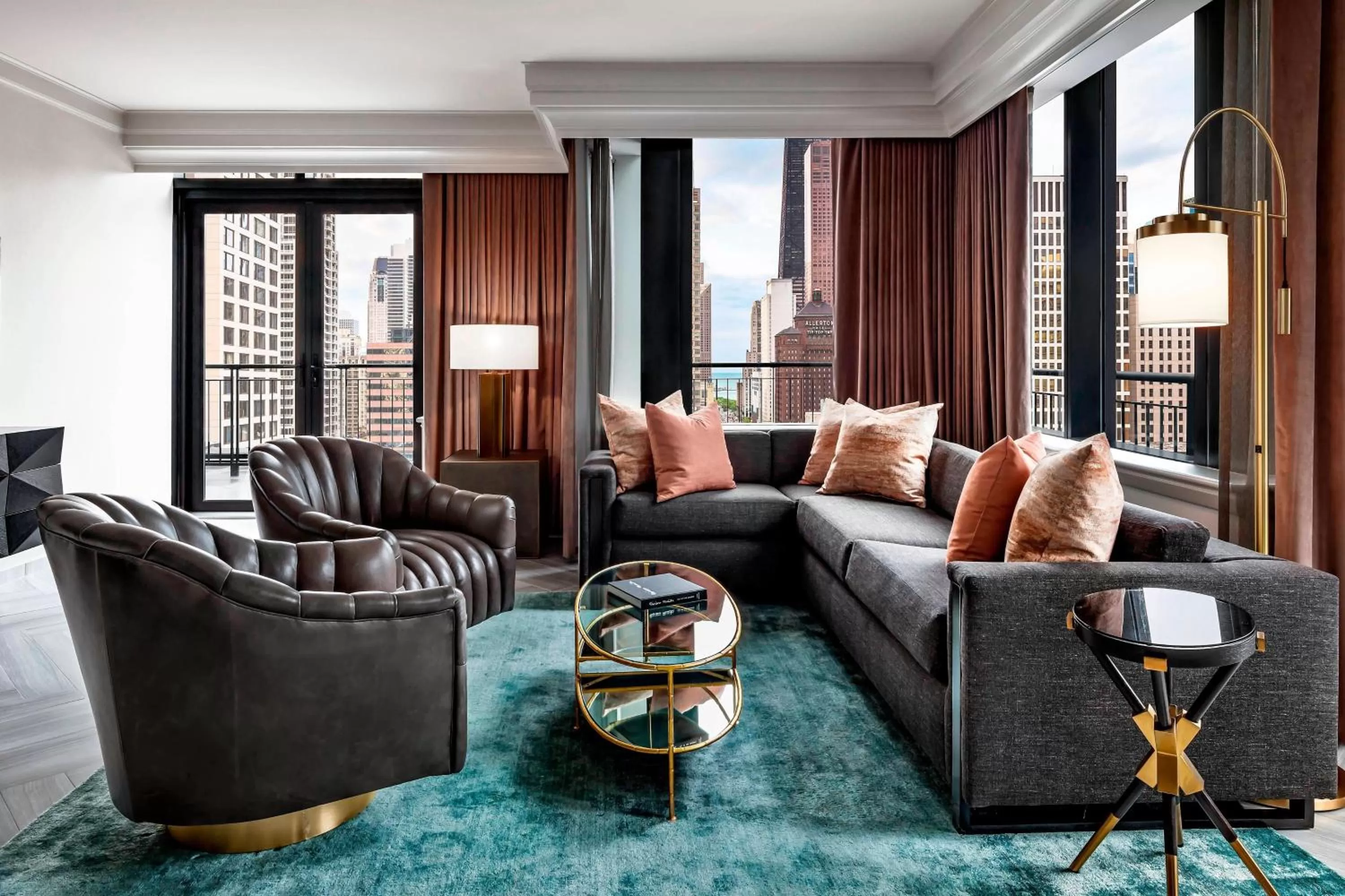 Living room in The Gwen, a Luxury Collection Hotel, Michigan Avenue Chicago