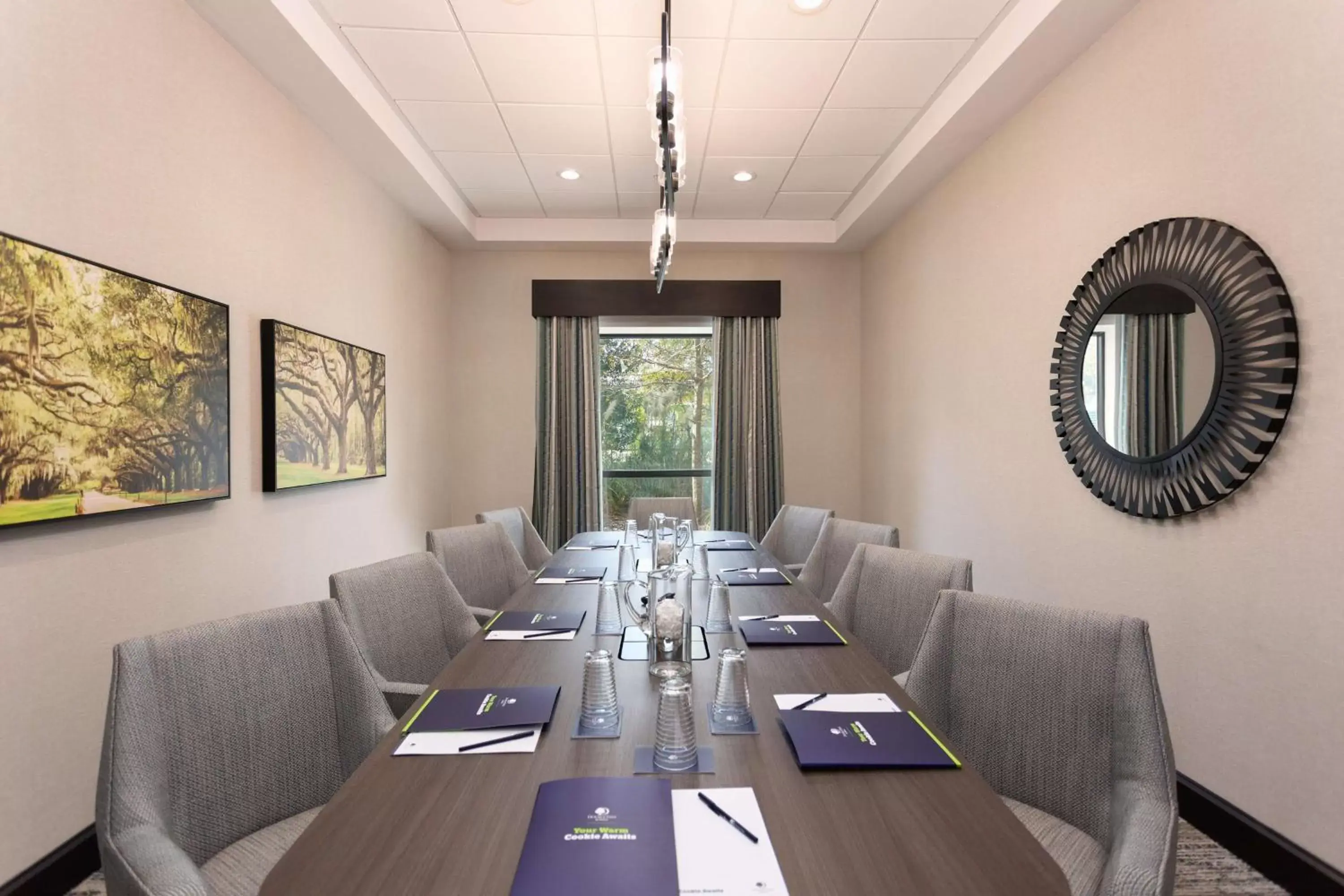 Meeting/conference room in DoubleTree by Hilton Charleston Mount Pleasant
